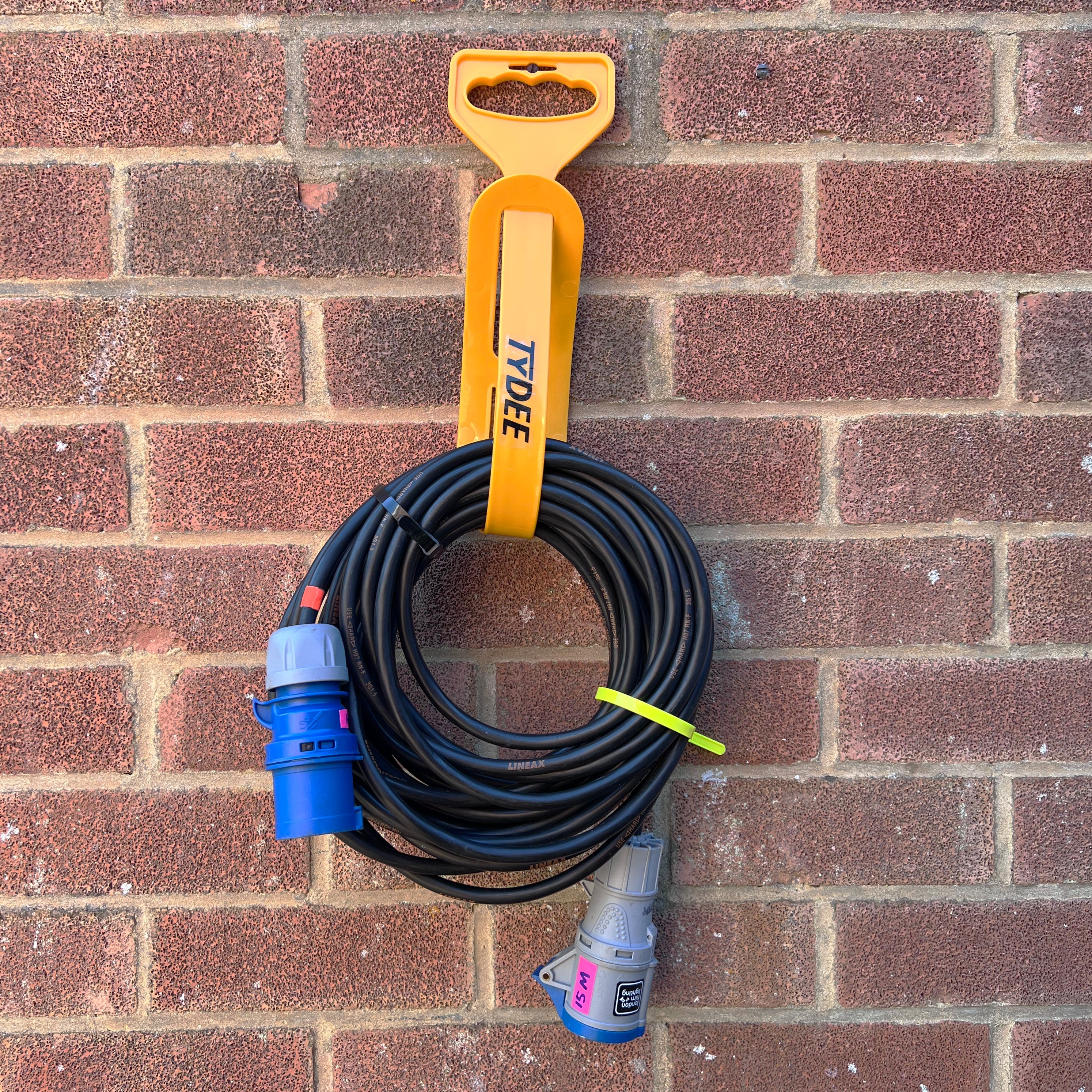 In-Excess Flexible Hose Hanger