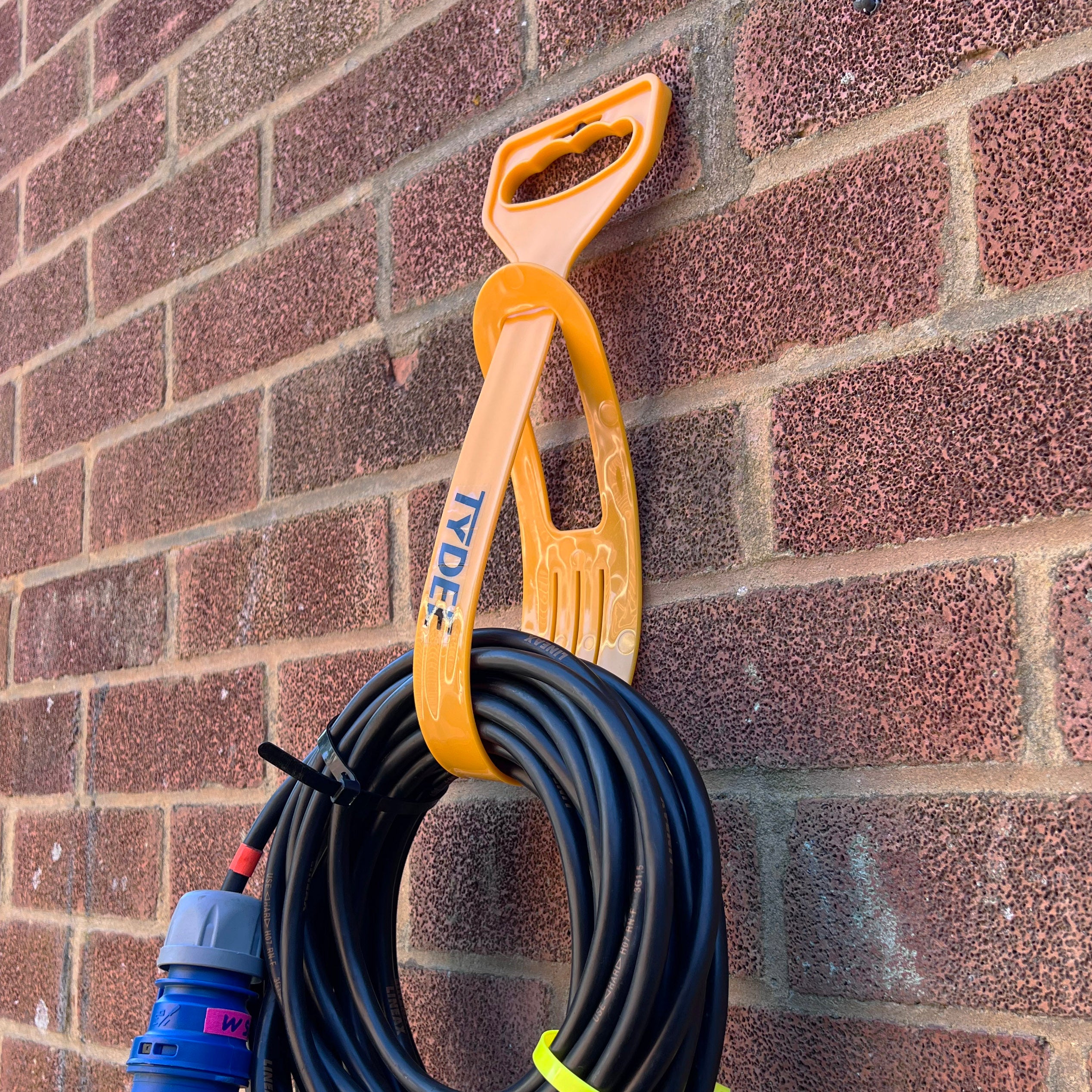 In-Excess Flexible Hose Hanger