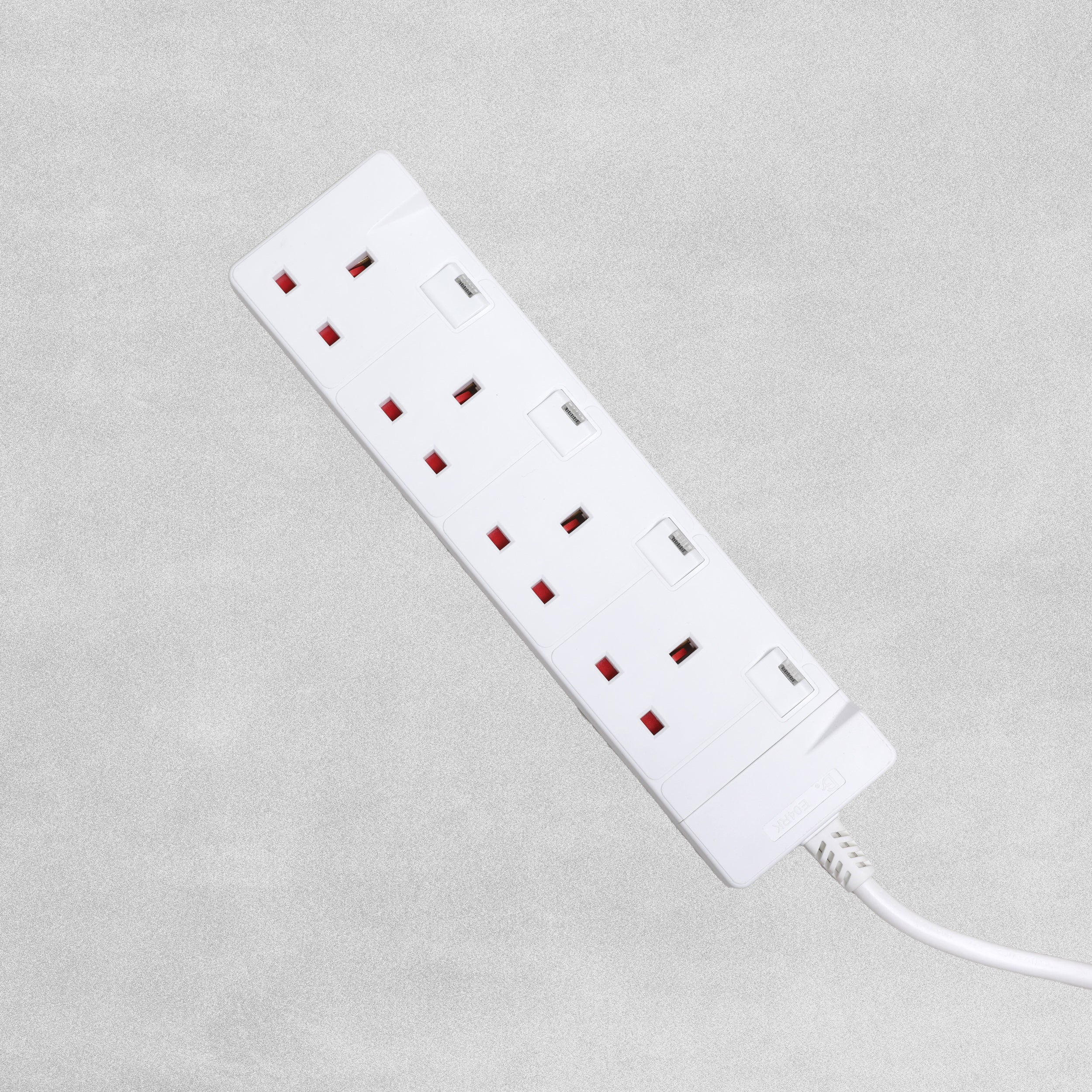 2 Metre / 4 individually switched 4 socket extension lead