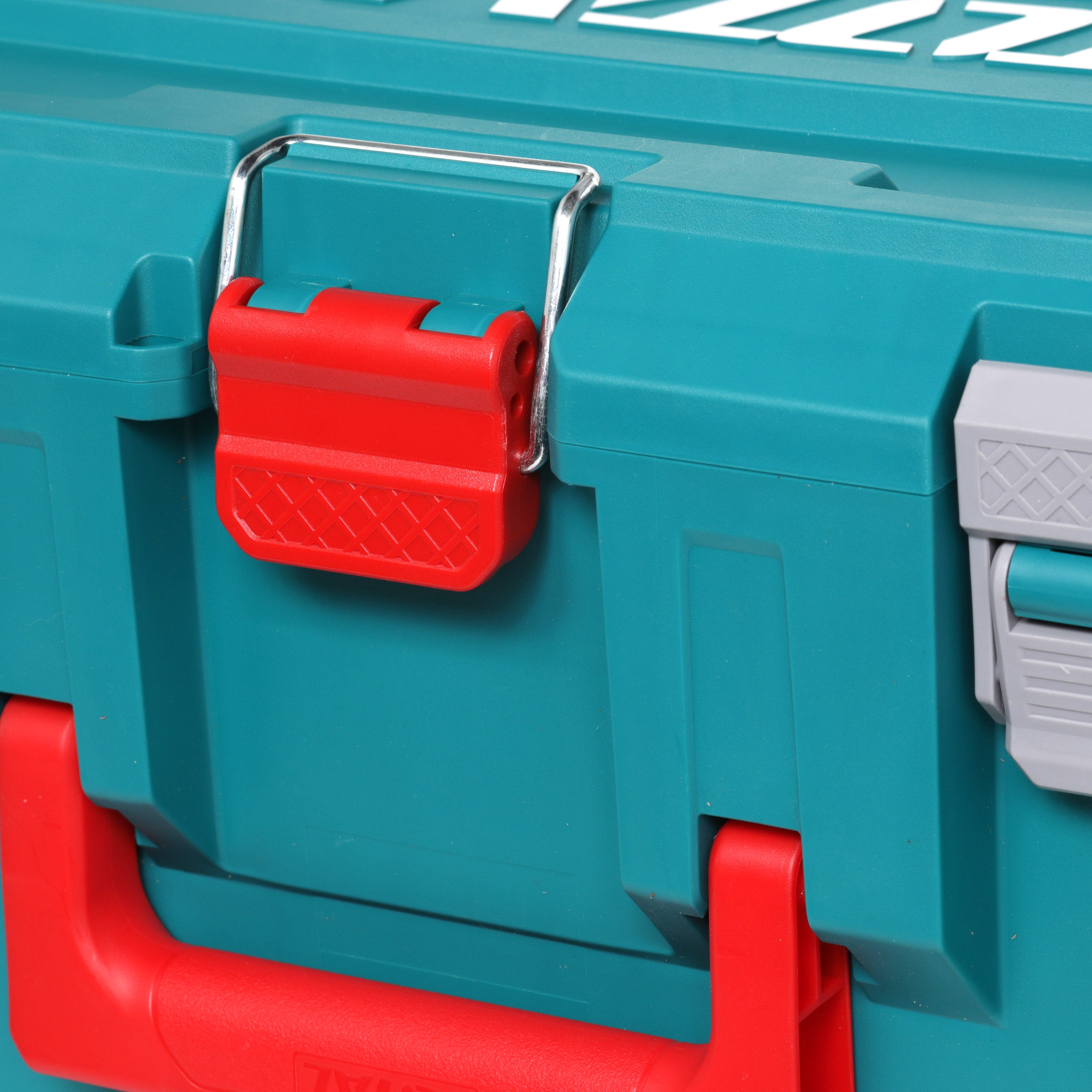 Total 19" Stackable Plastic Tool Box - 48cm x 32cm x 25cm - TPBXS103