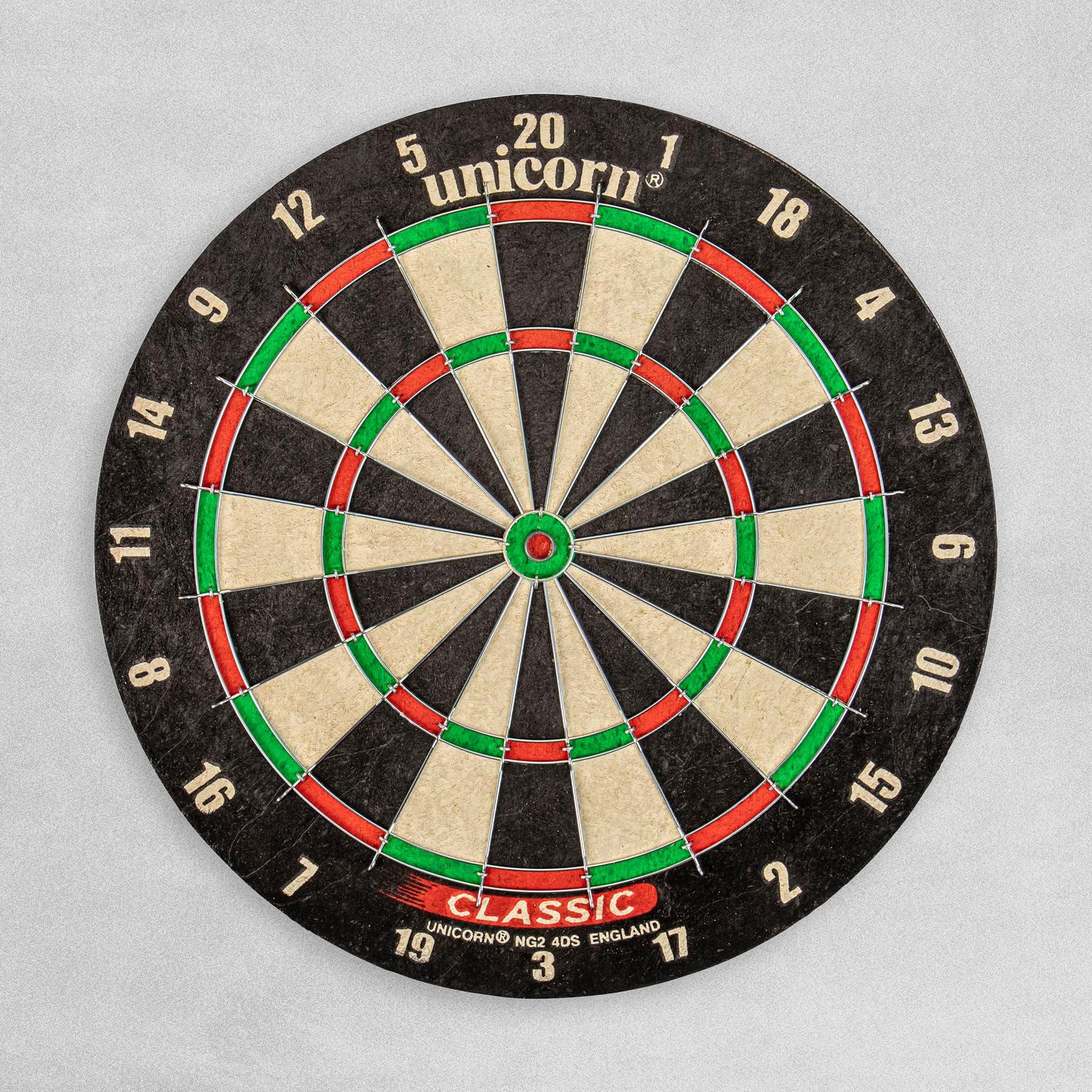 Dart Board - Unicorn Classic 18" Dartboard