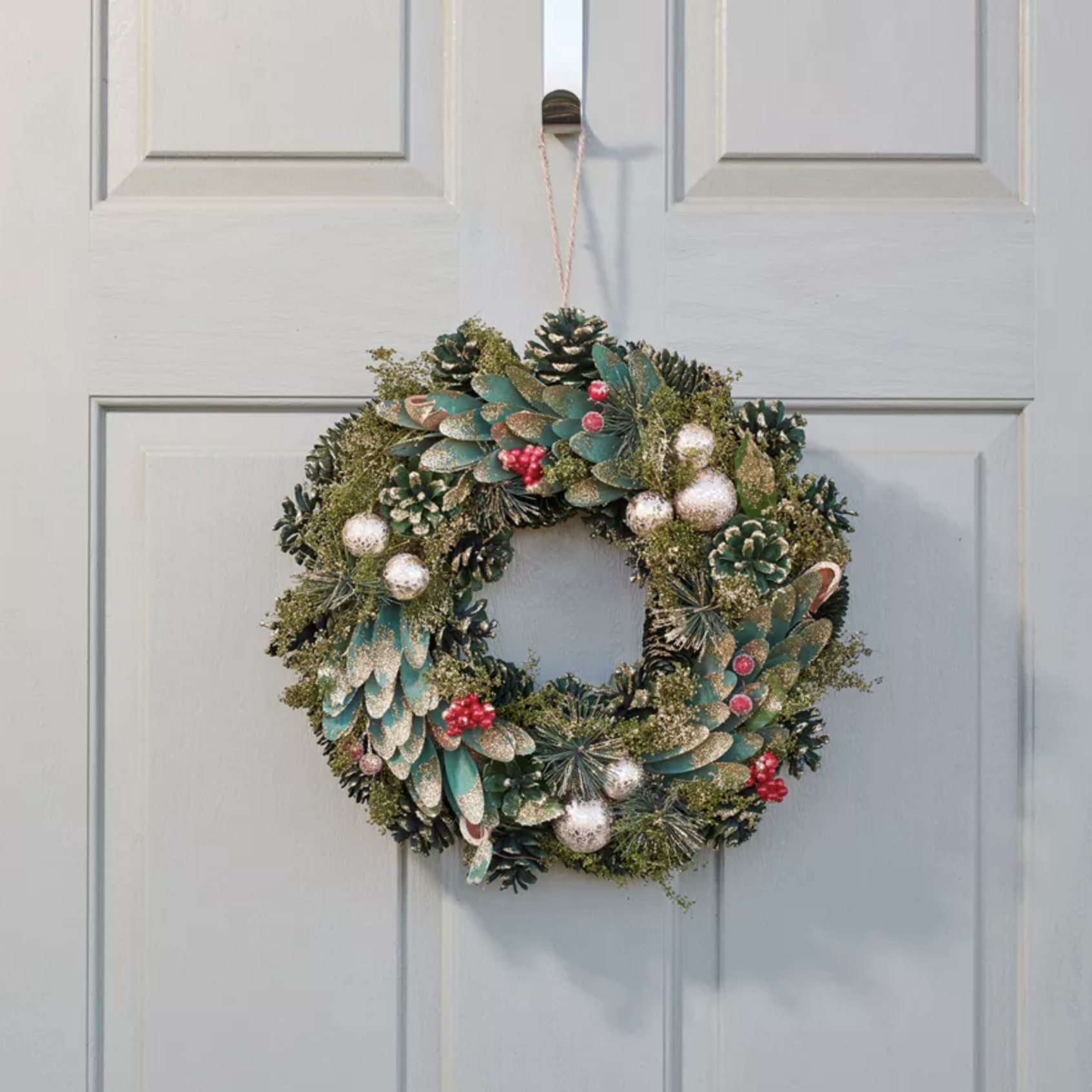 Three Kings Bauble Pine Christmas Wreath - 36cm