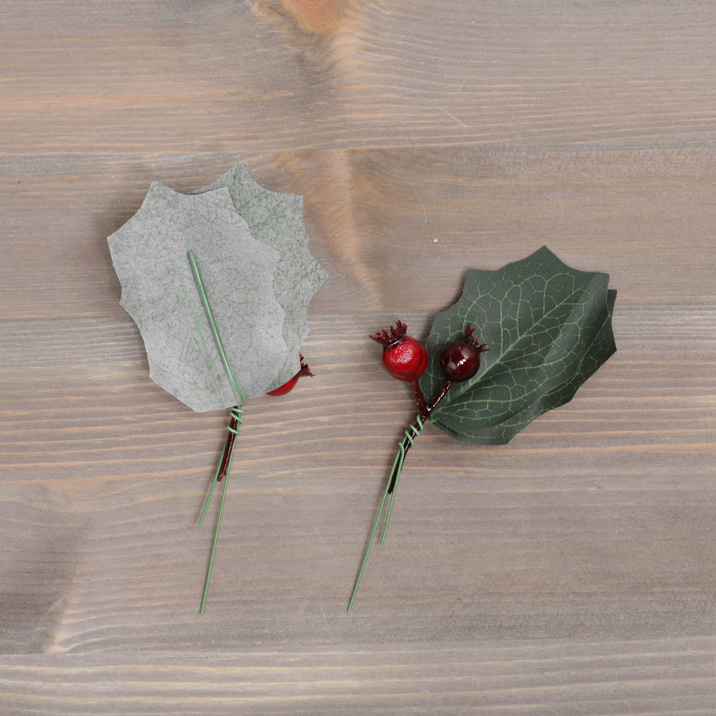 Holly Bundles on Wires - 6pcs