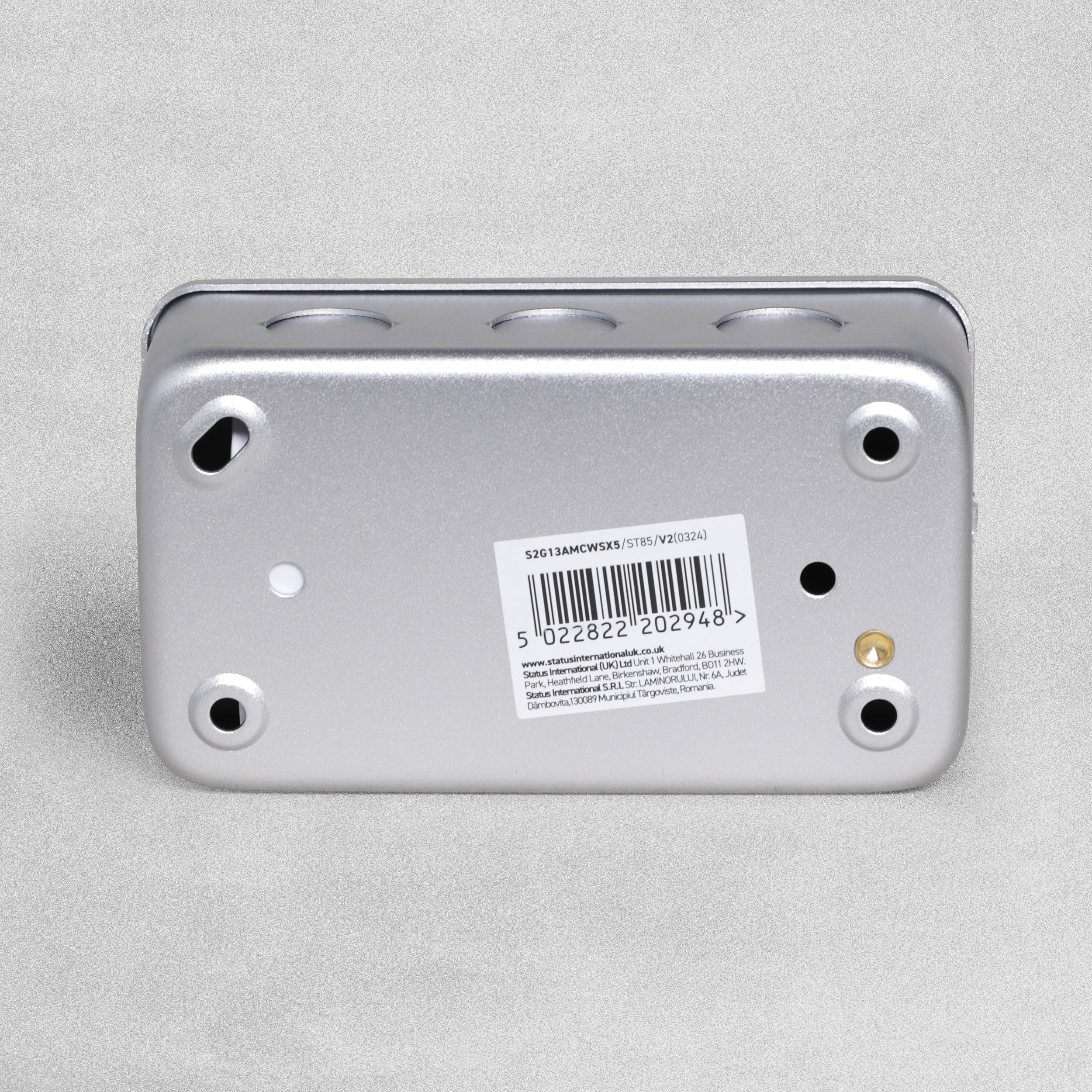 Status 2 Gang 13A Metal Clad Switched Wall Socket