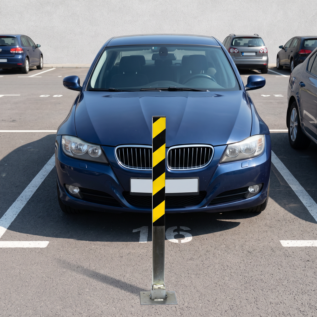 Square Column Lockable Parking Bollard Security Post with Padlock