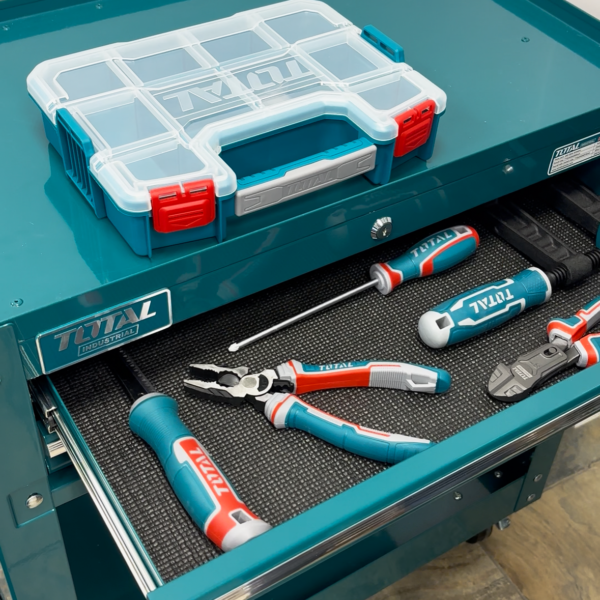 B&C Home Goods Toolbox Liner 18" x 24' - Black Roll