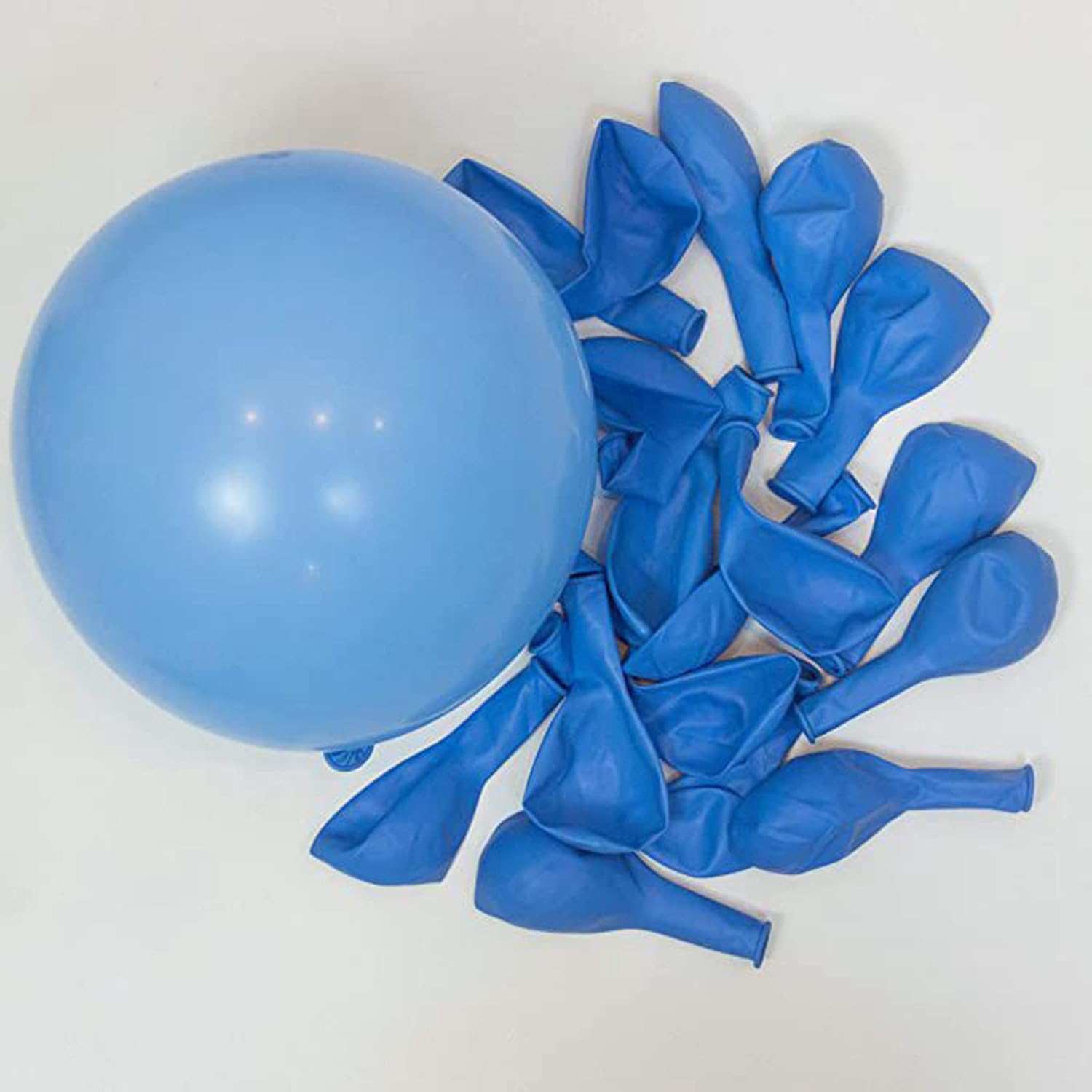 Balloon Arch Kit with pump - Blue and White