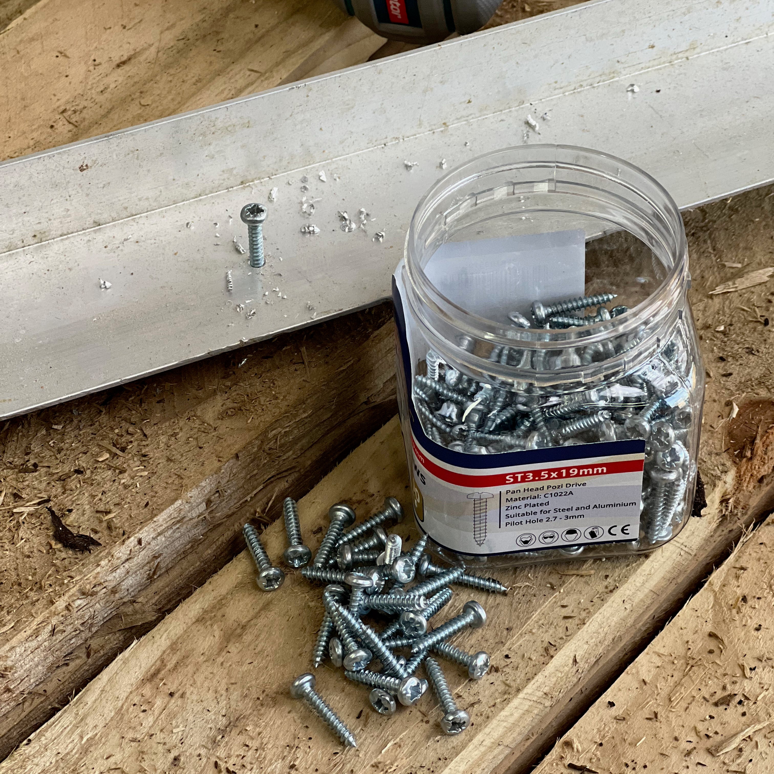 Perimeter Self-Tapping Screws - Pan Head Pozi Drive 3.5x19mm - Pack of 200