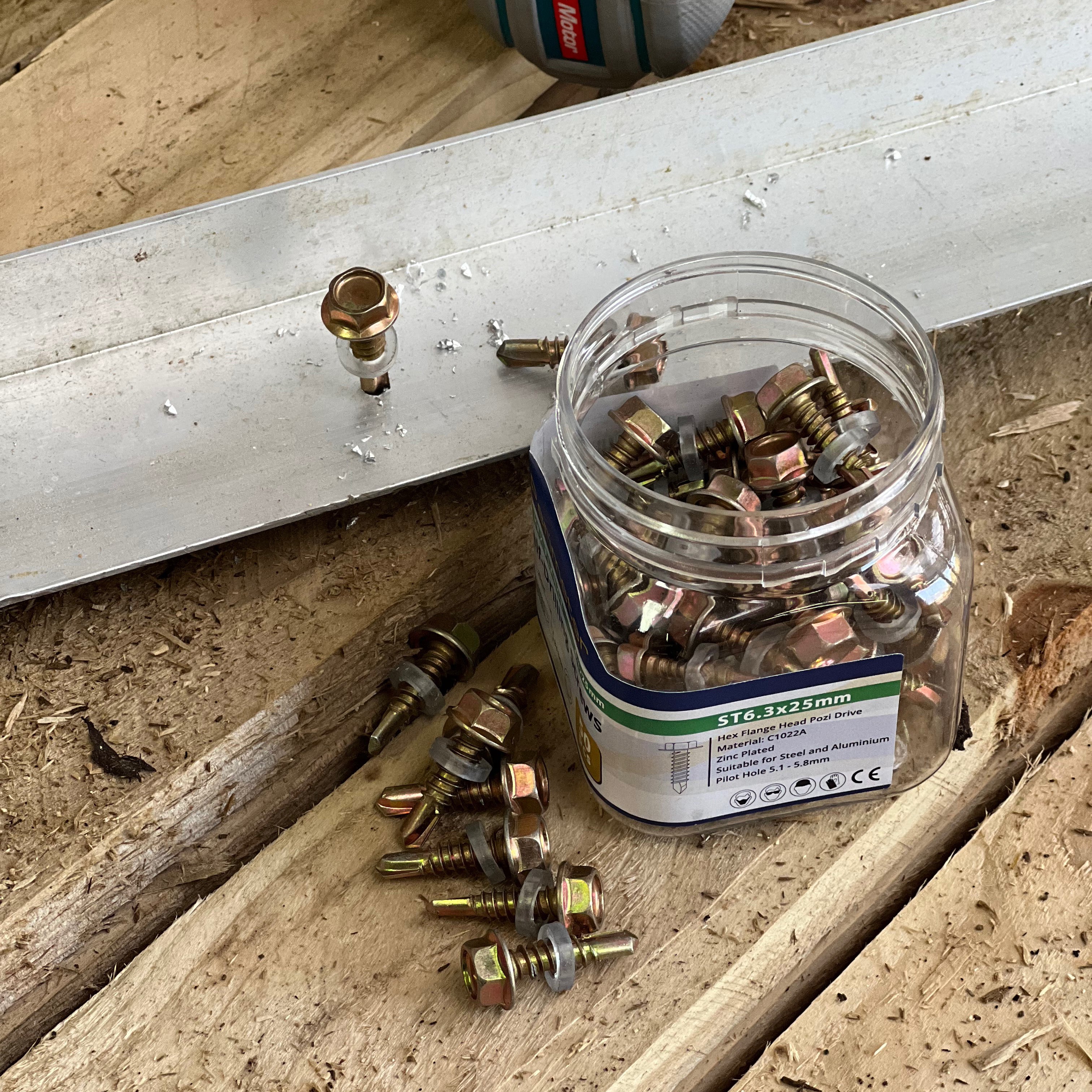 Perimeter Self-Drilling Screws - Hex Flange Head Pozi Drive 6.3x25mm - Pack of 50