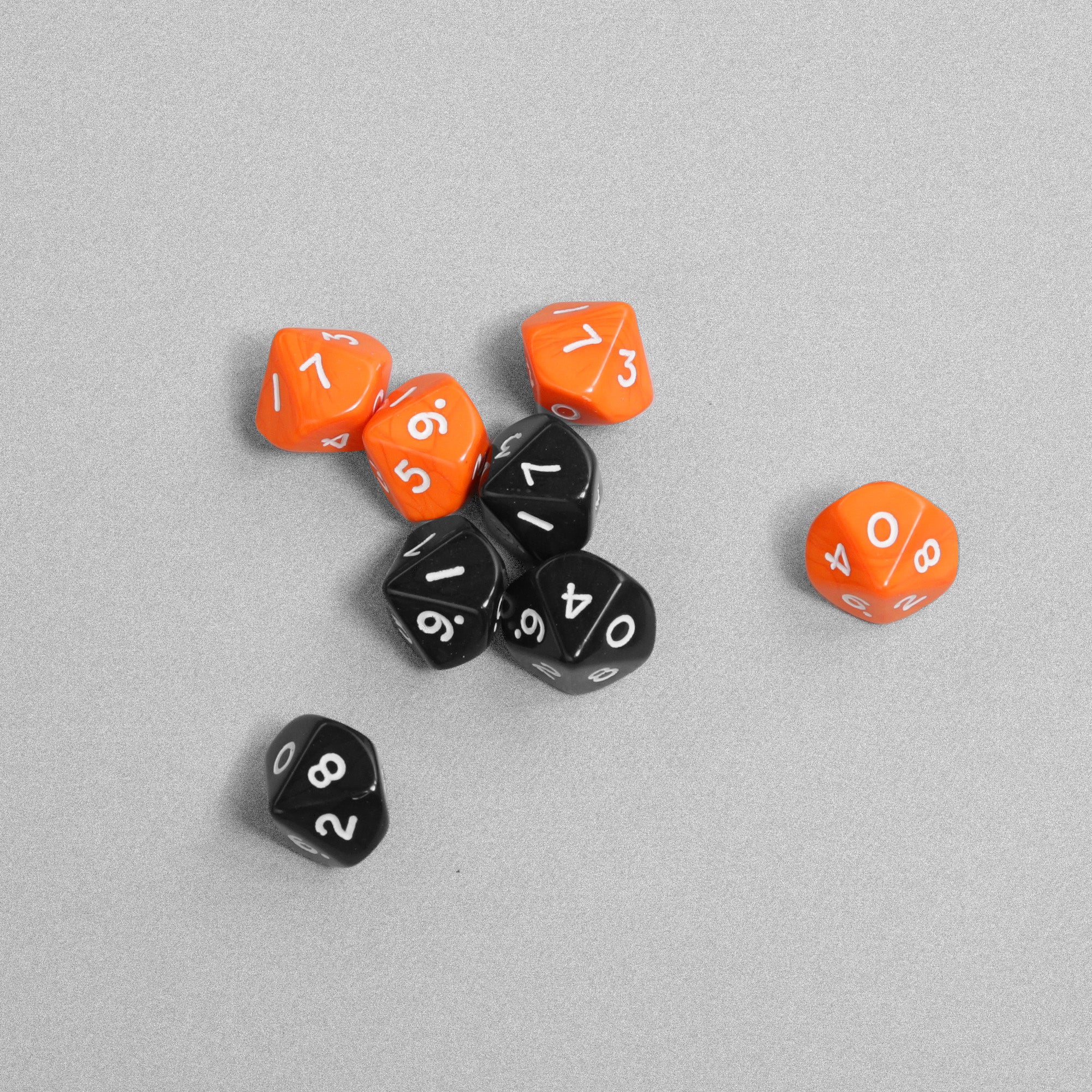 Ten Sided Dice - 8pcs - Black & Orange