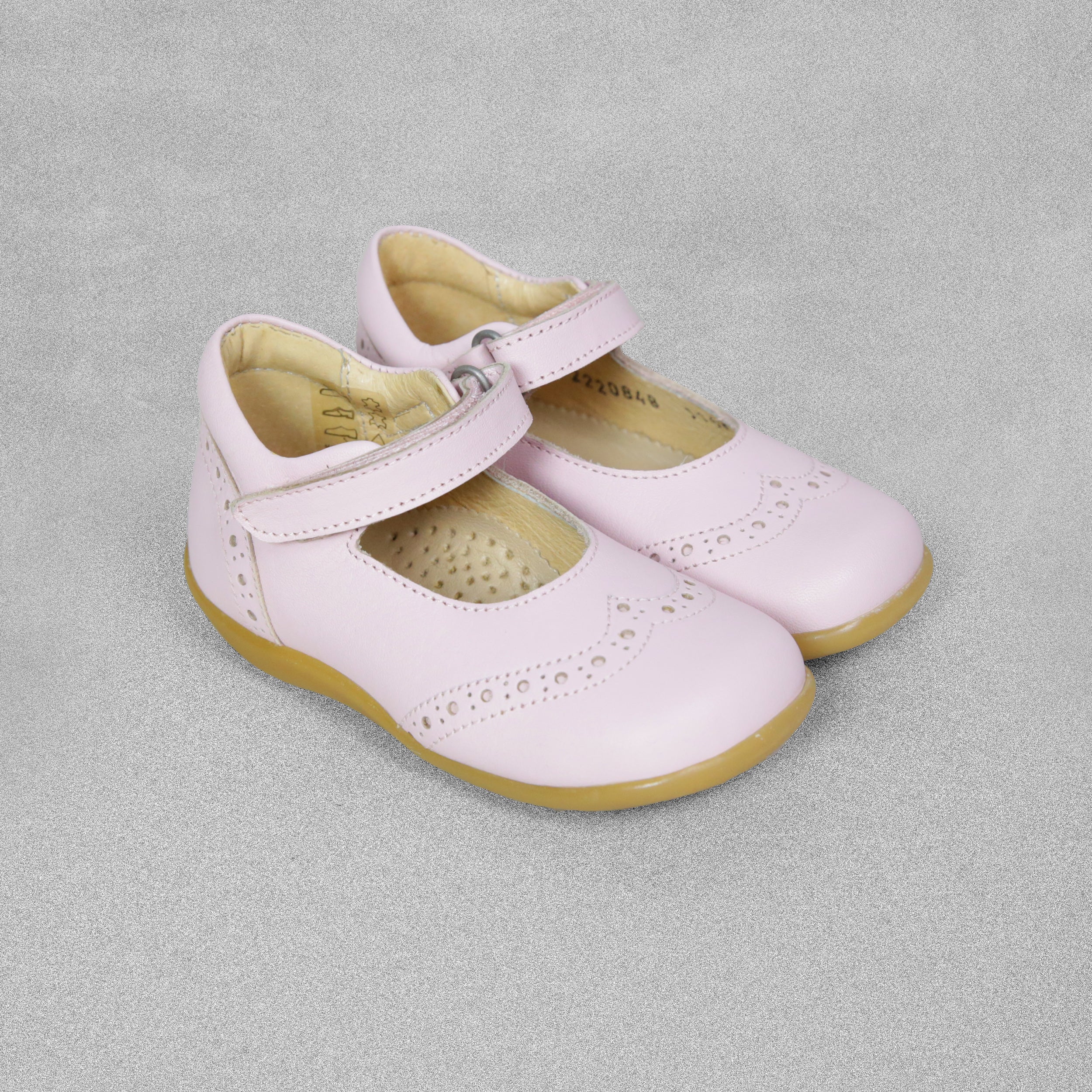 Petasil 'Fiona' Kids Girls Pale Pink Leather Shoes - UK Size 5 / EUR 22