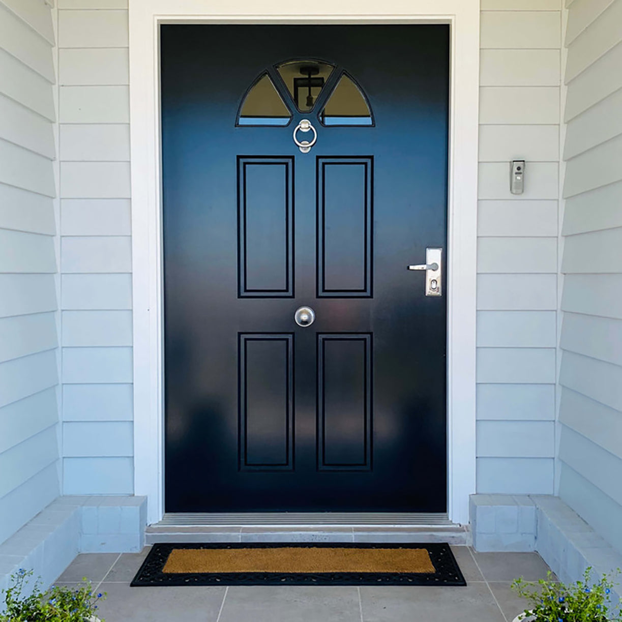 Sandleford - Round Centre Door Knob Polished Chrome 77mm Base