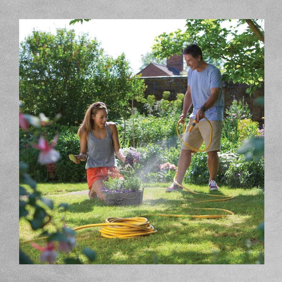 Hozelock 7230 9 Starter Hose 30m with Starter Set of Fittings & Spray