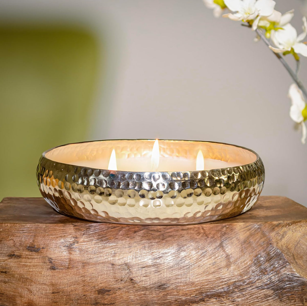 Apple & Cinnamon Luxury Scented Christmas Candle in Hammered Bowl