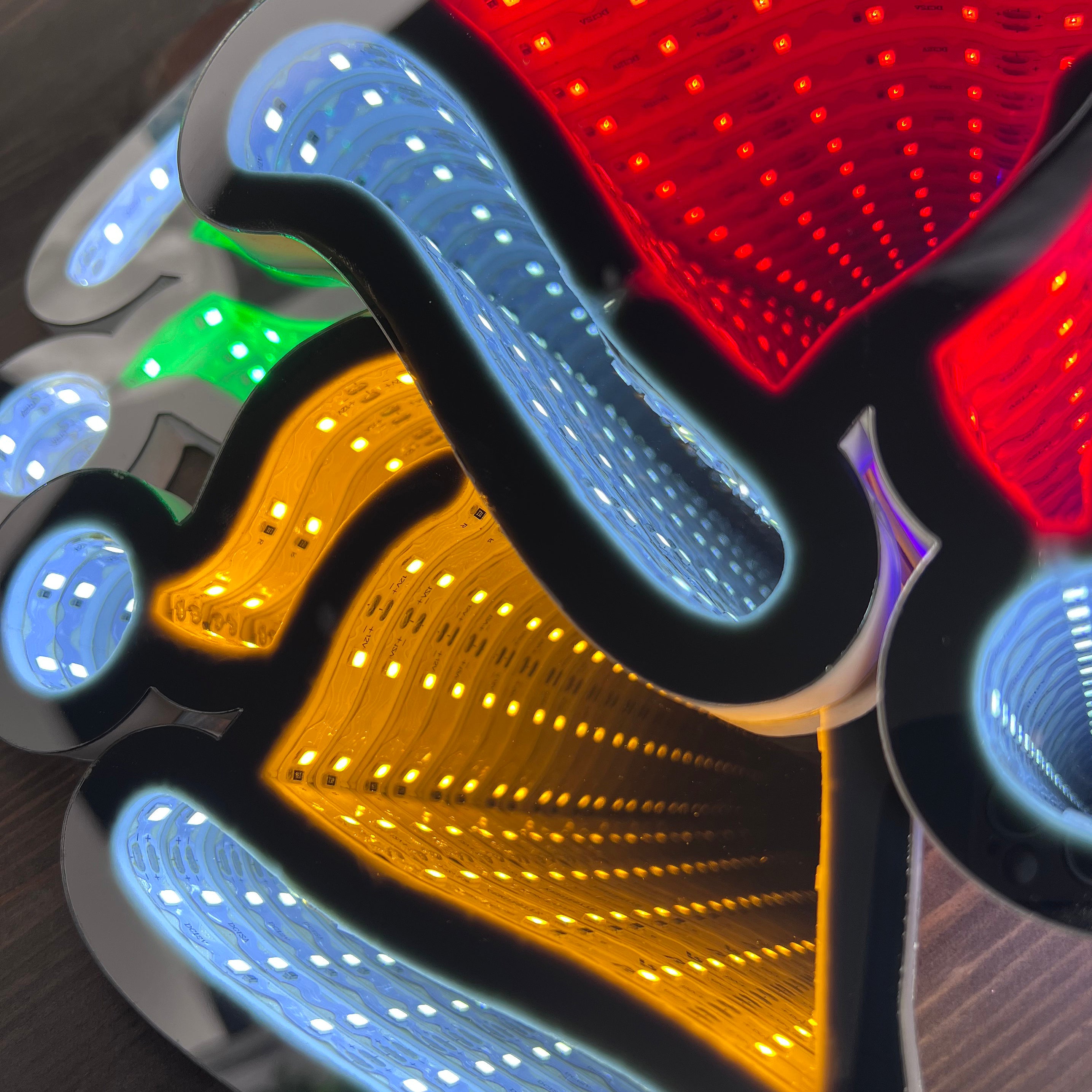 Christmas Hat Infinity Garland 175cm