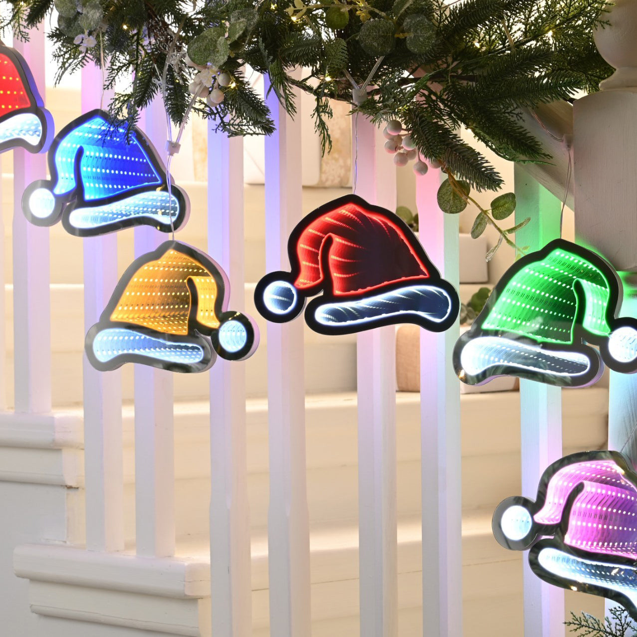 Christmas Hat Infinity Garland 175cm