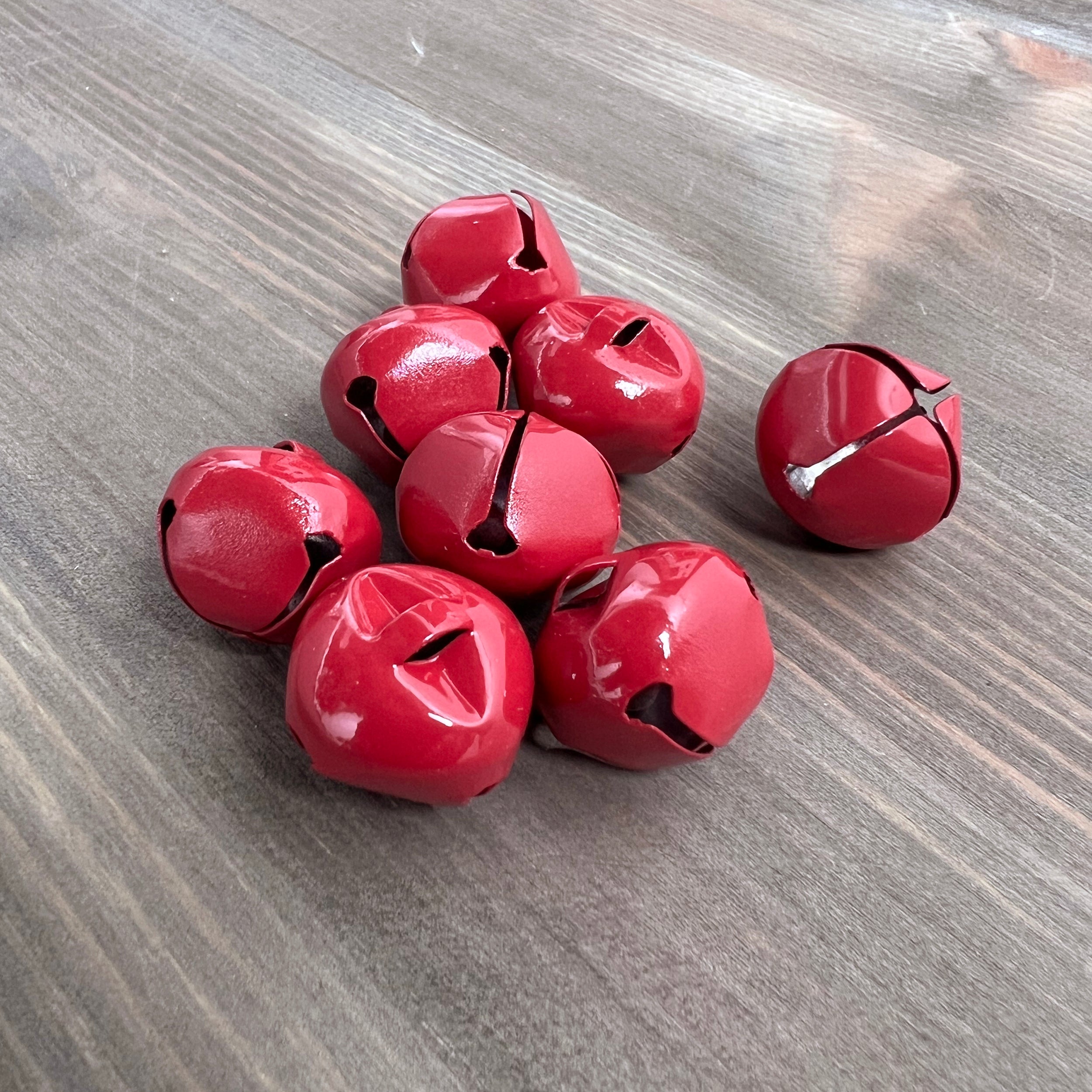 8 Metal Jingle Bells