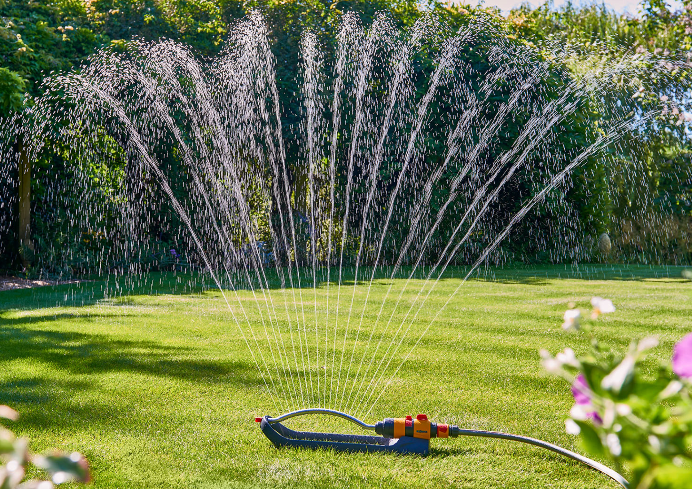 Hozelock  Rectangular Sprinkler Plus - 250L