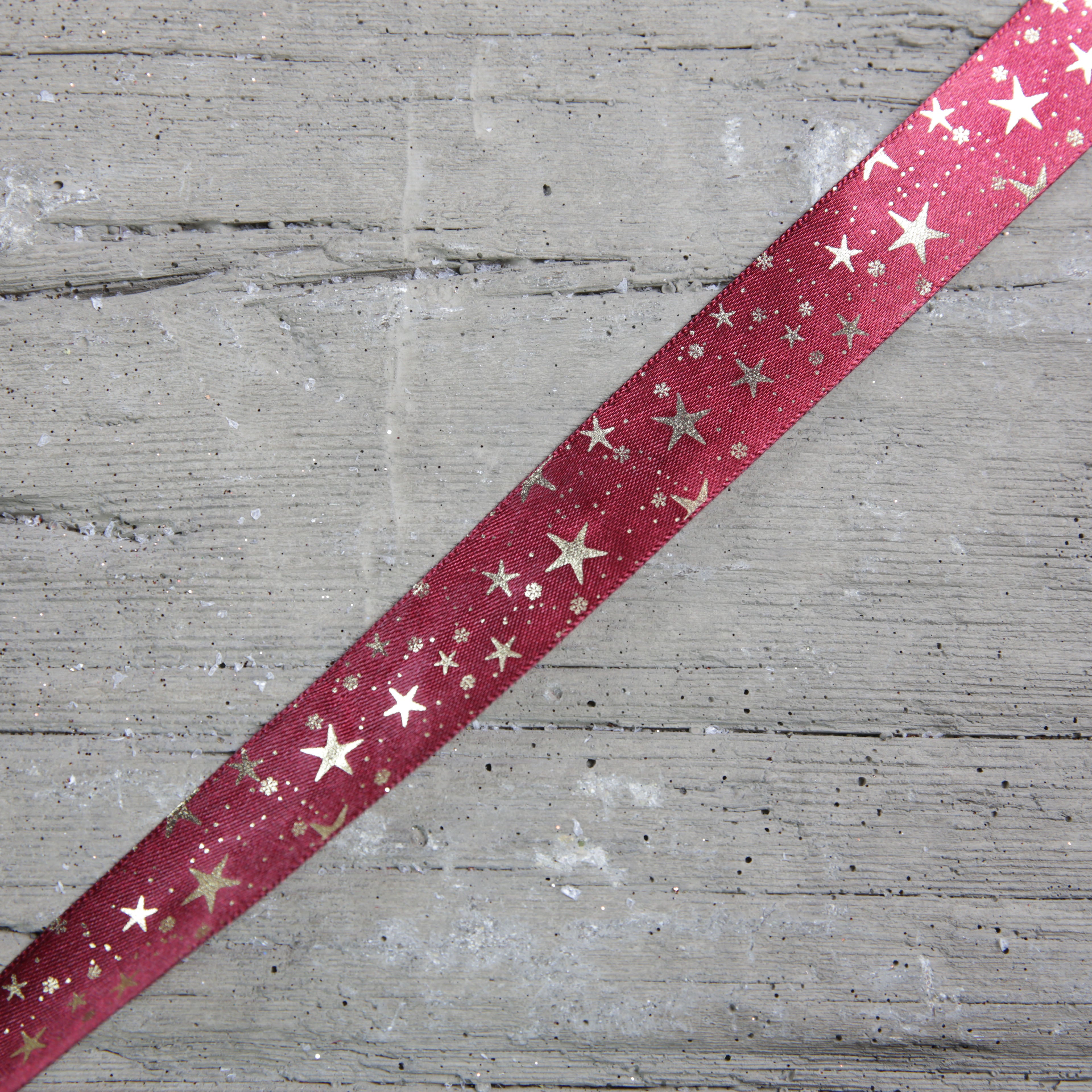 Christmas Print Rustic Ribbon 2.5m Deep Red & Gold Foil - 2 Designs Available