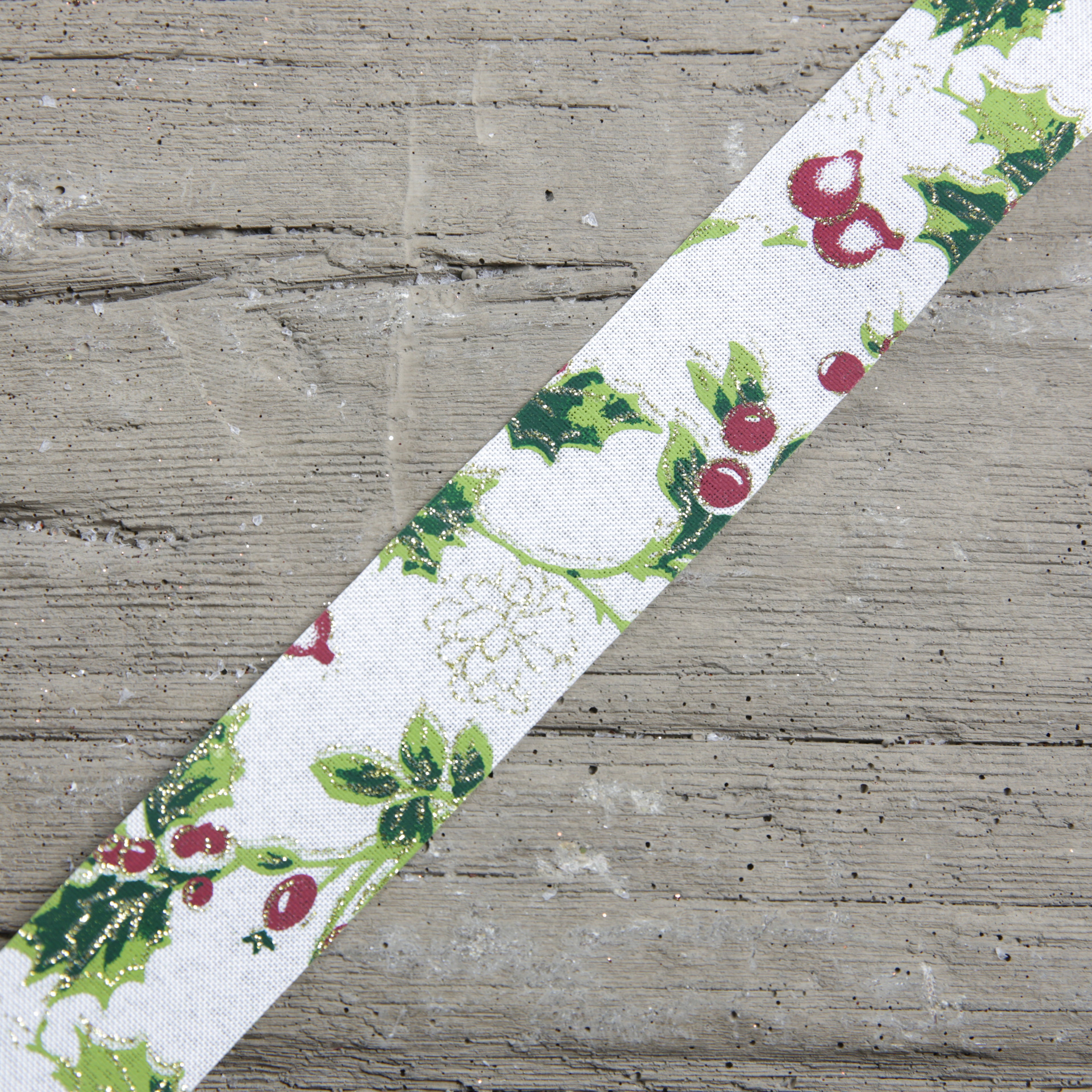 Christmas Berry Print Rustic Ribbon 2.7m White - 2 Sizes Available