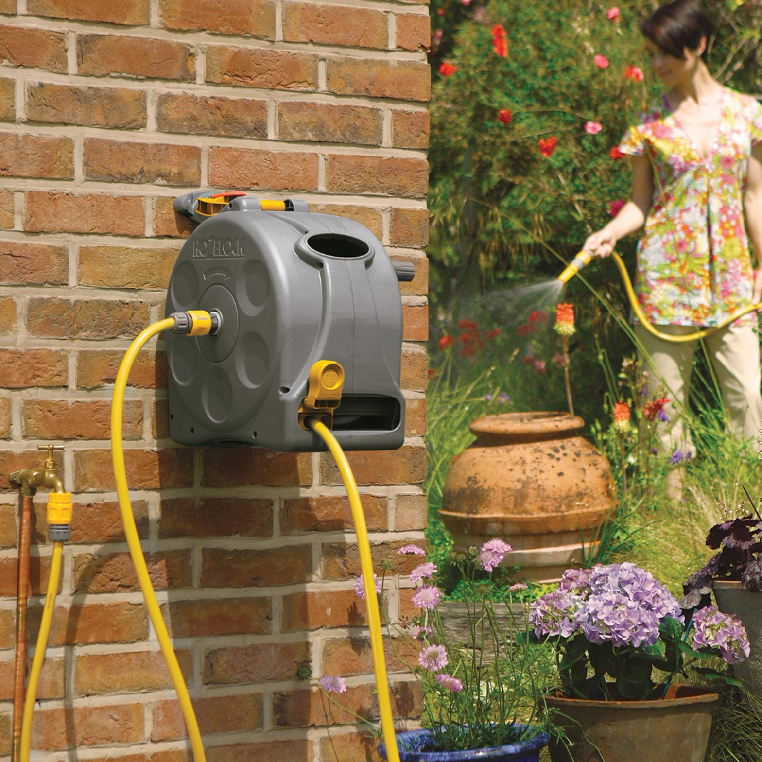 Hozelock 2415 Wall Mounted with 25m Hose - damaged handle