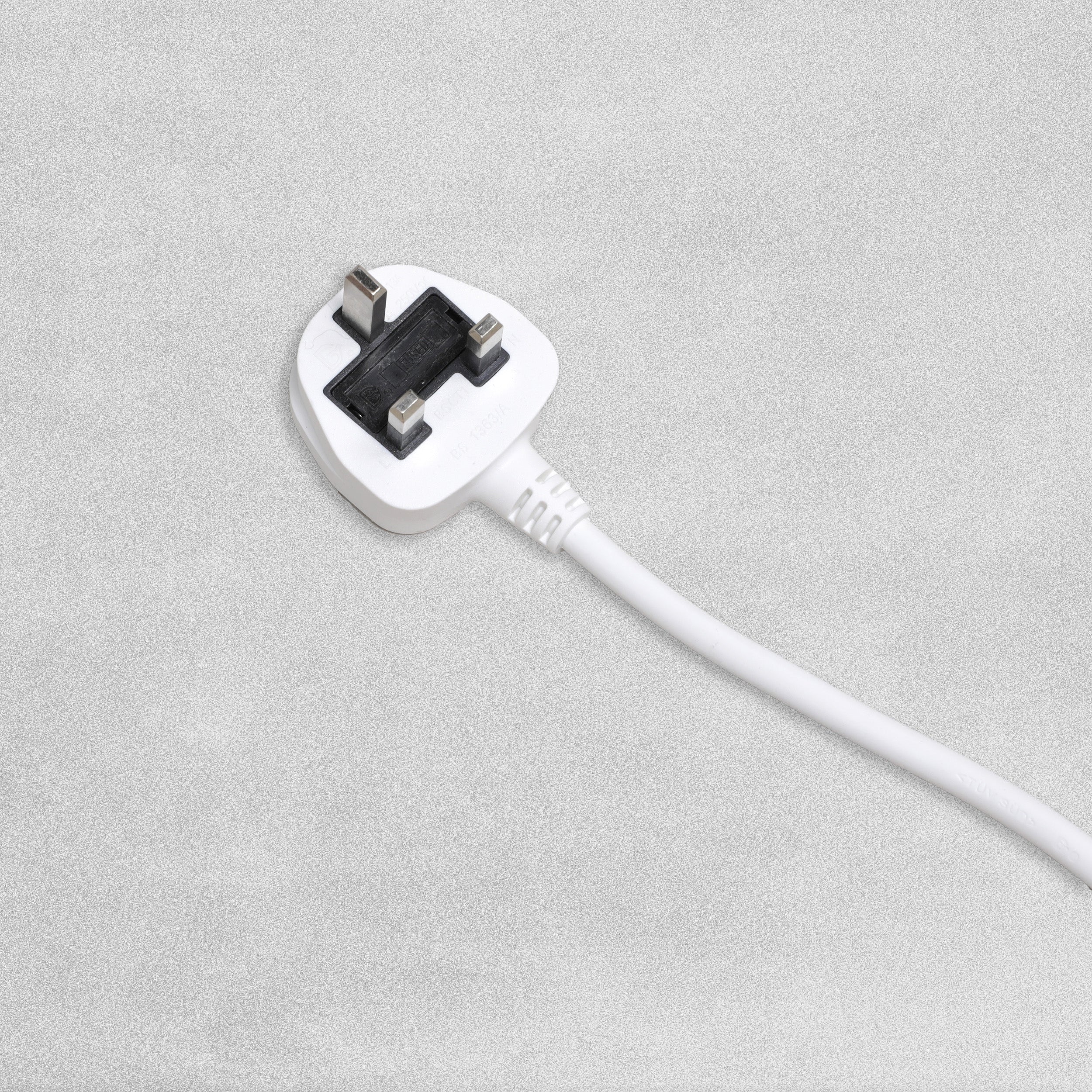 2 Metre / 4 individually switched 4 socket extension lead