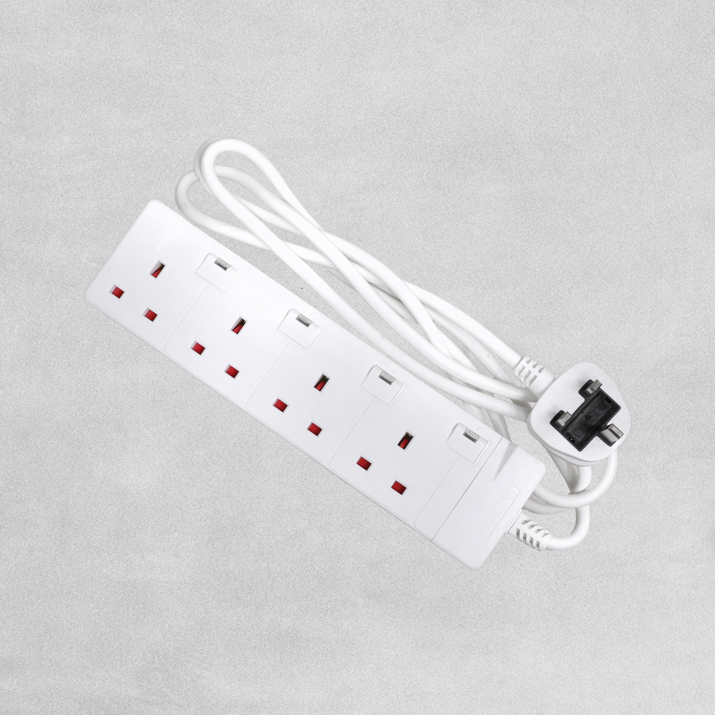 2 Metre / 4 individually switched 4 socket extension lead
