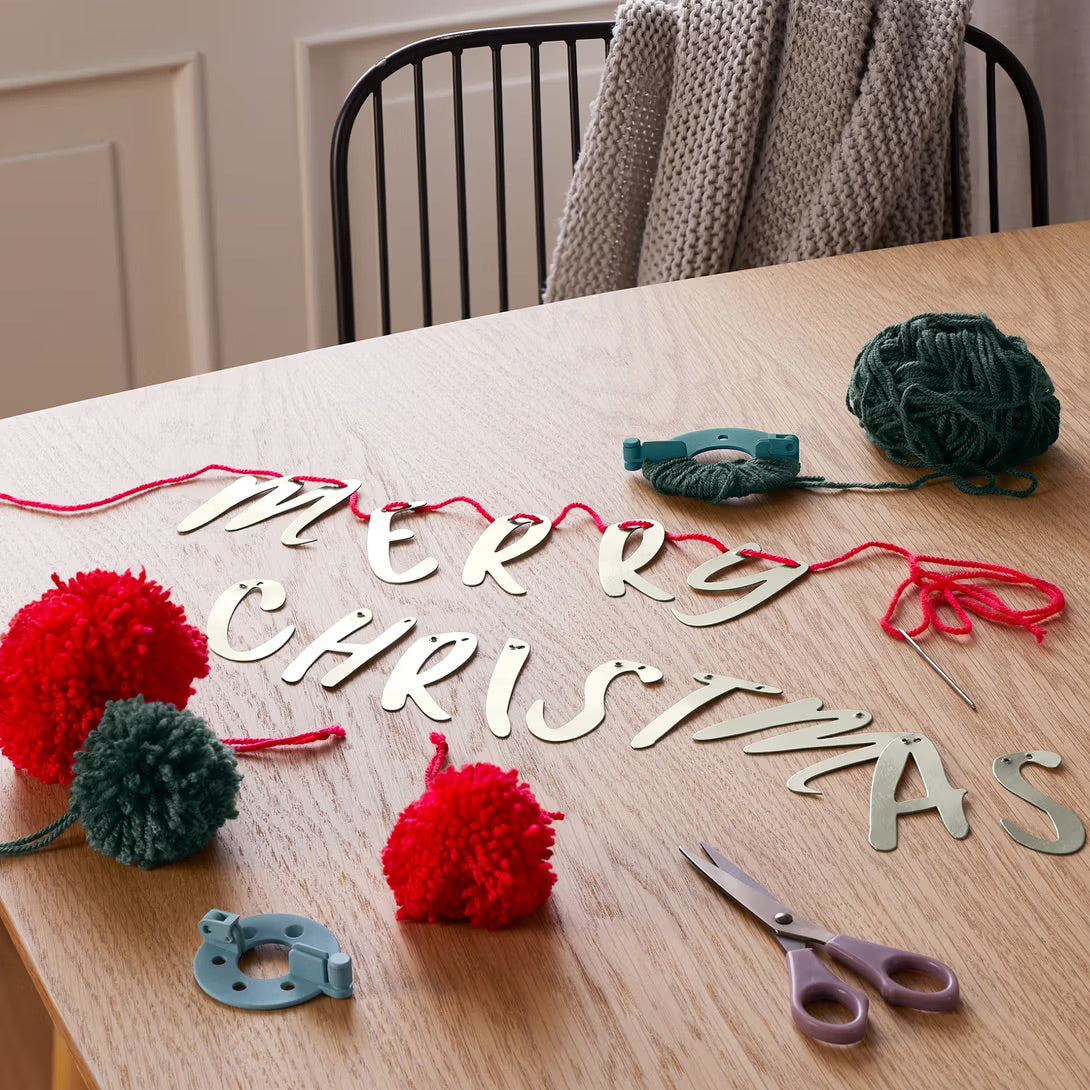 DIY Garland Merry Christmas pompom  - Bobble Garland Craft Set- 20-piece
