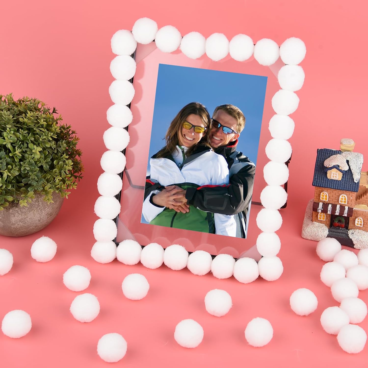 White Pom Poms - Pack of 1000