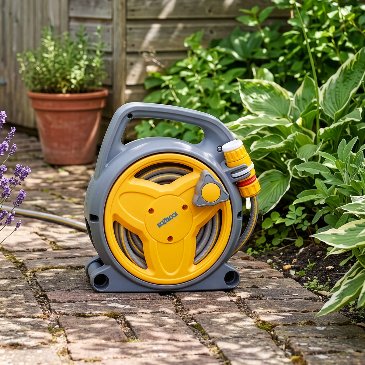 Hozelock 2425 Pico Reel 10m with connectors (does not include spray gun)