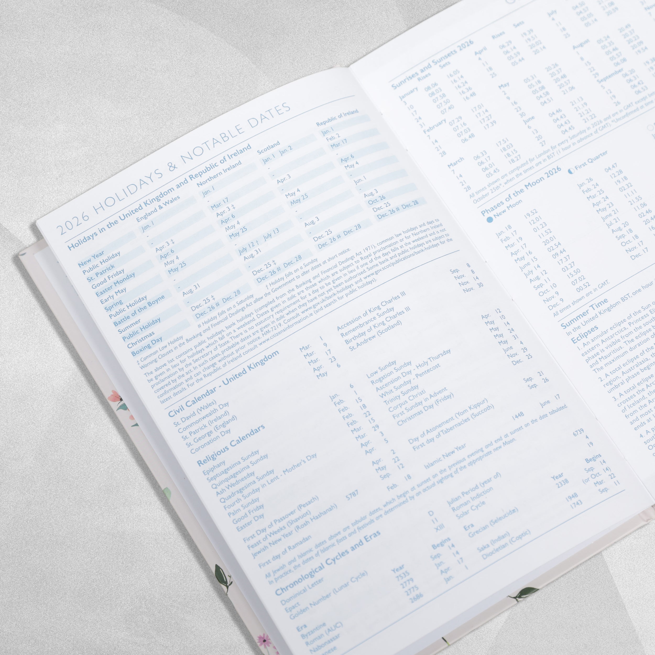 2026 Hardback A5 Family Organiser - Week to View - Botanical Design