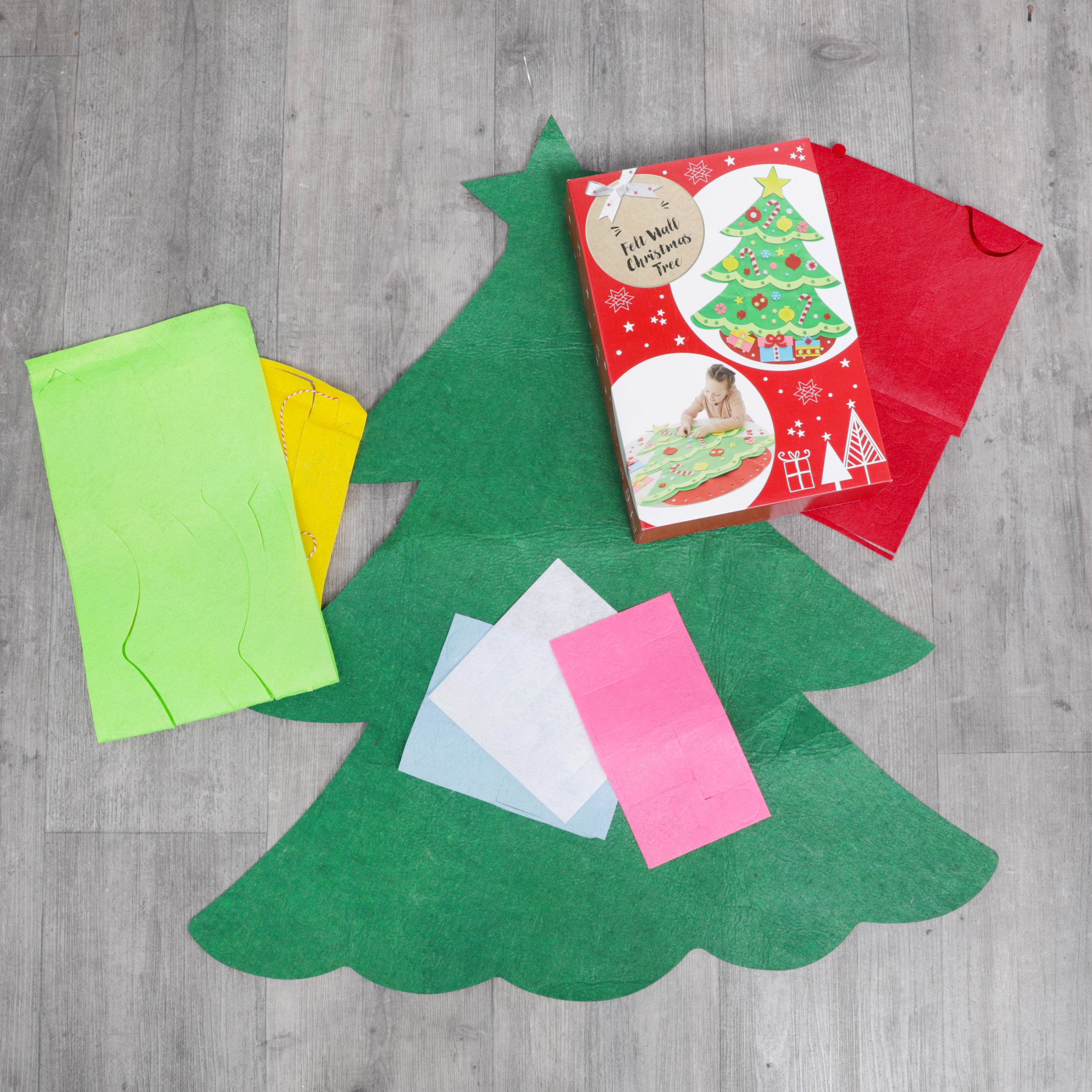 Make Your Own  Felt Wall Christmas Tree