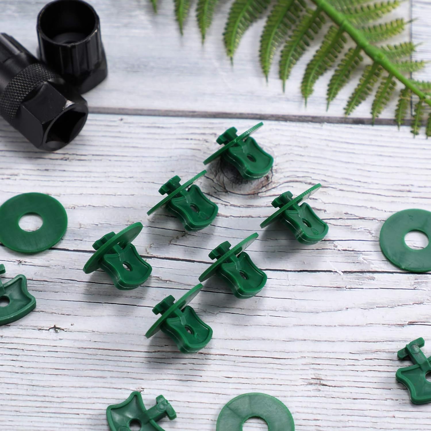 Down To Earth Greenhouse Fixing Clips - 30 Clips and 30 Washers