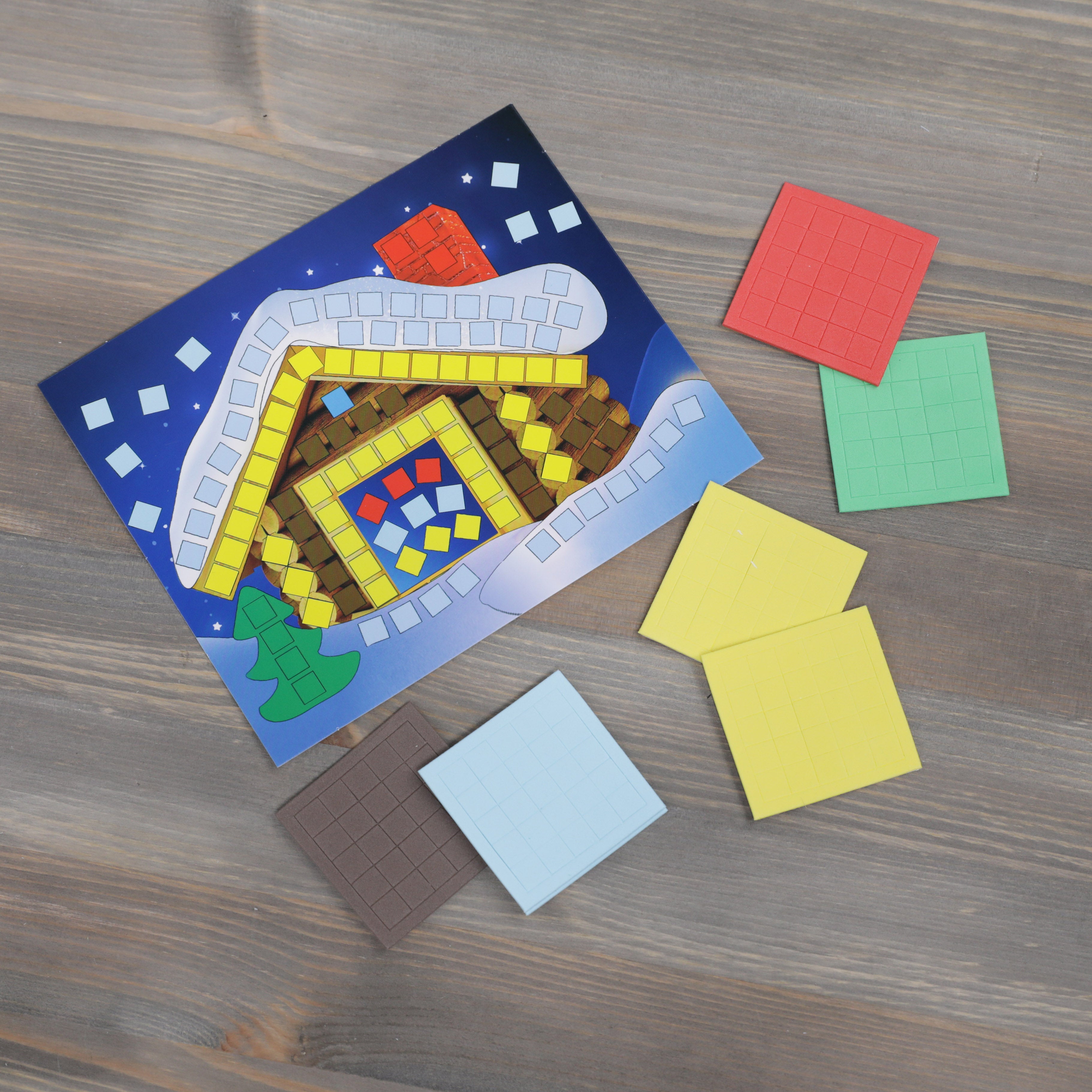 Crayola Mosaic Christmas House Kit Makes 1