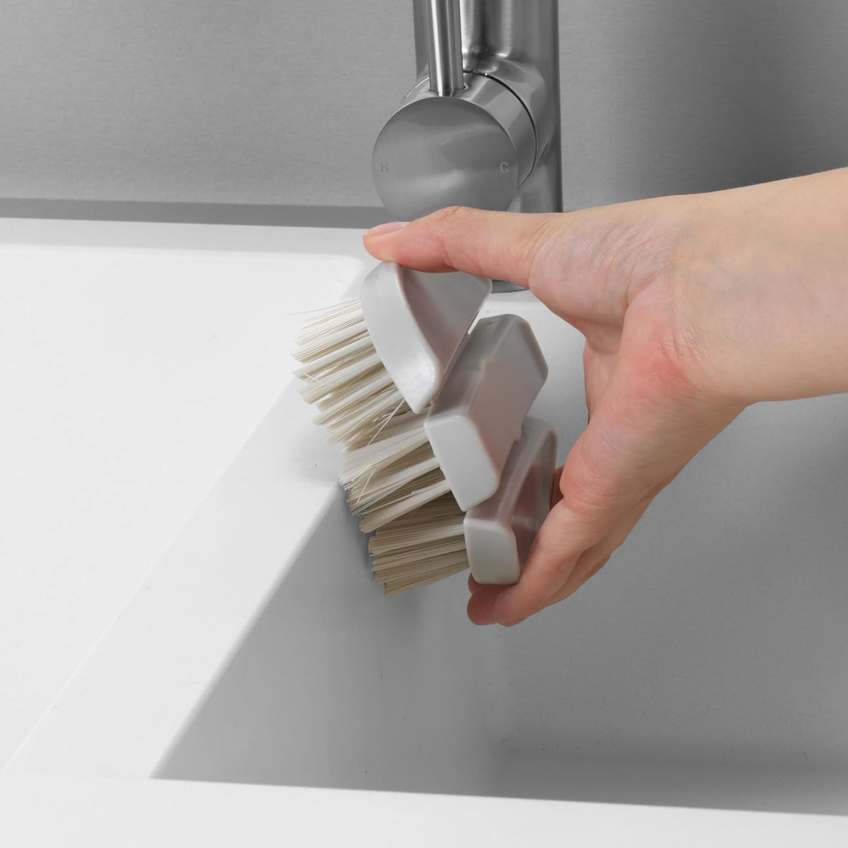 Beldray Flexi Scrubbing Brush
