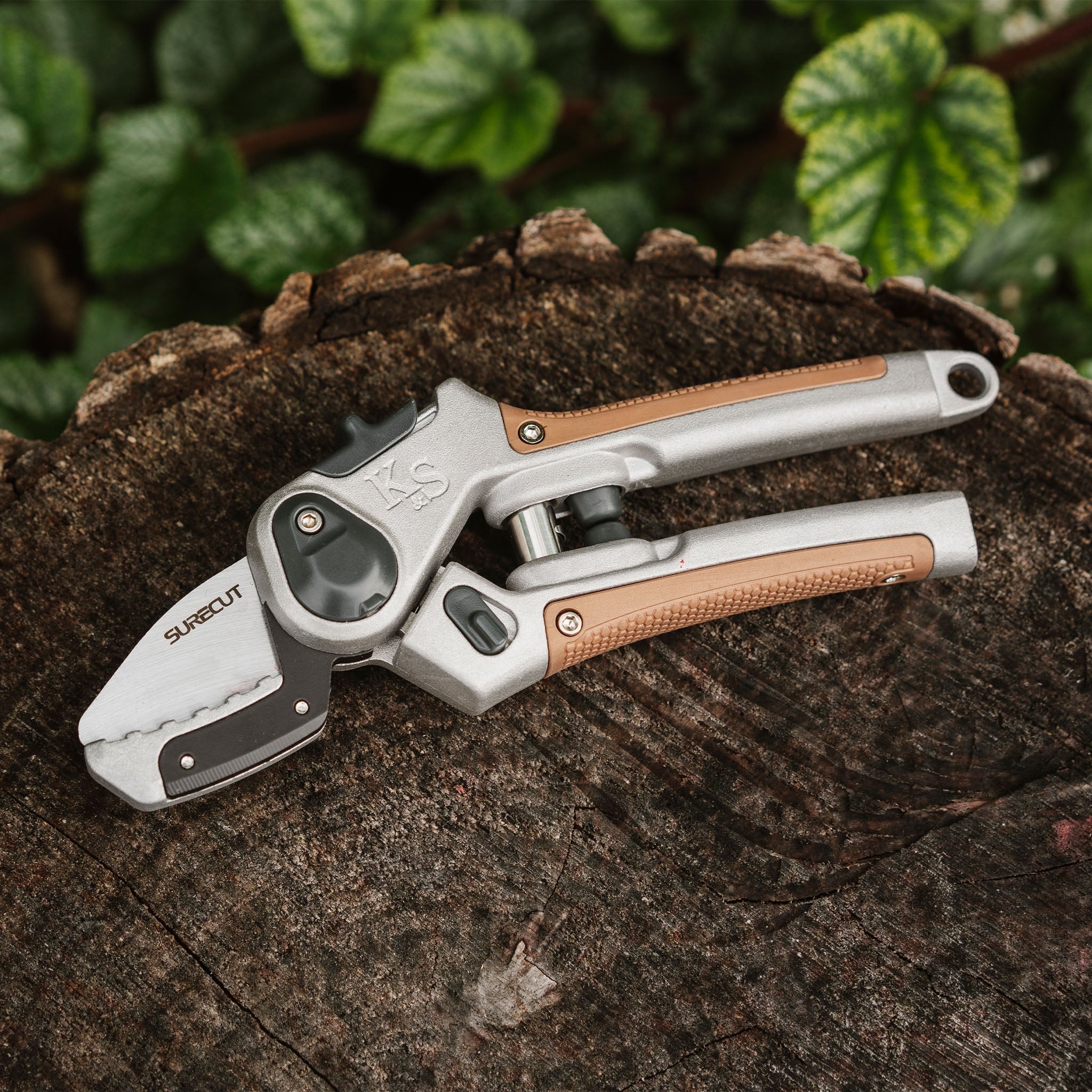 Kent & Stowe Sure Cut Hard Wood Lite Anvil Secateurs