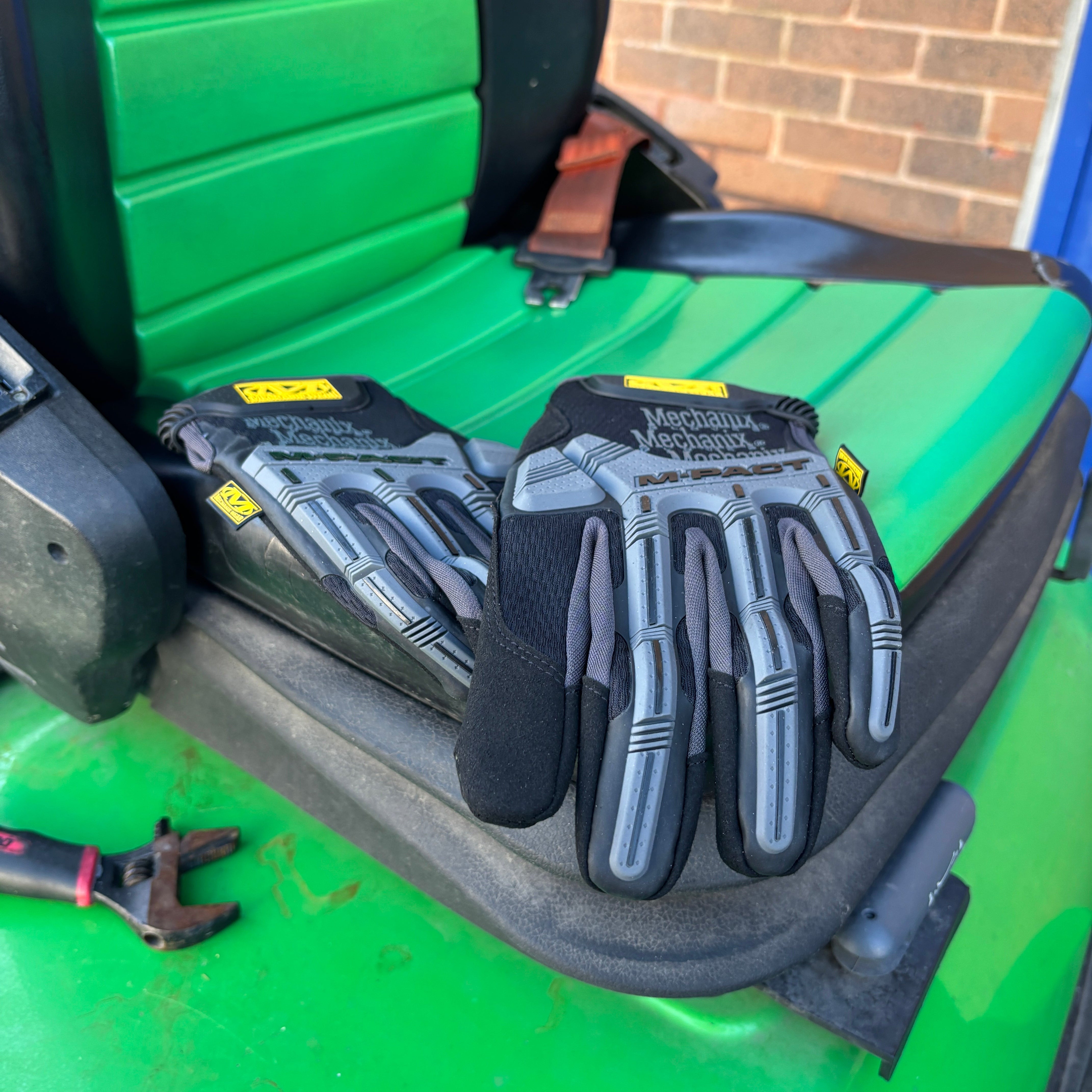 Mechanix Wear - M-Pact Gloves Black/Grey - various  sizes