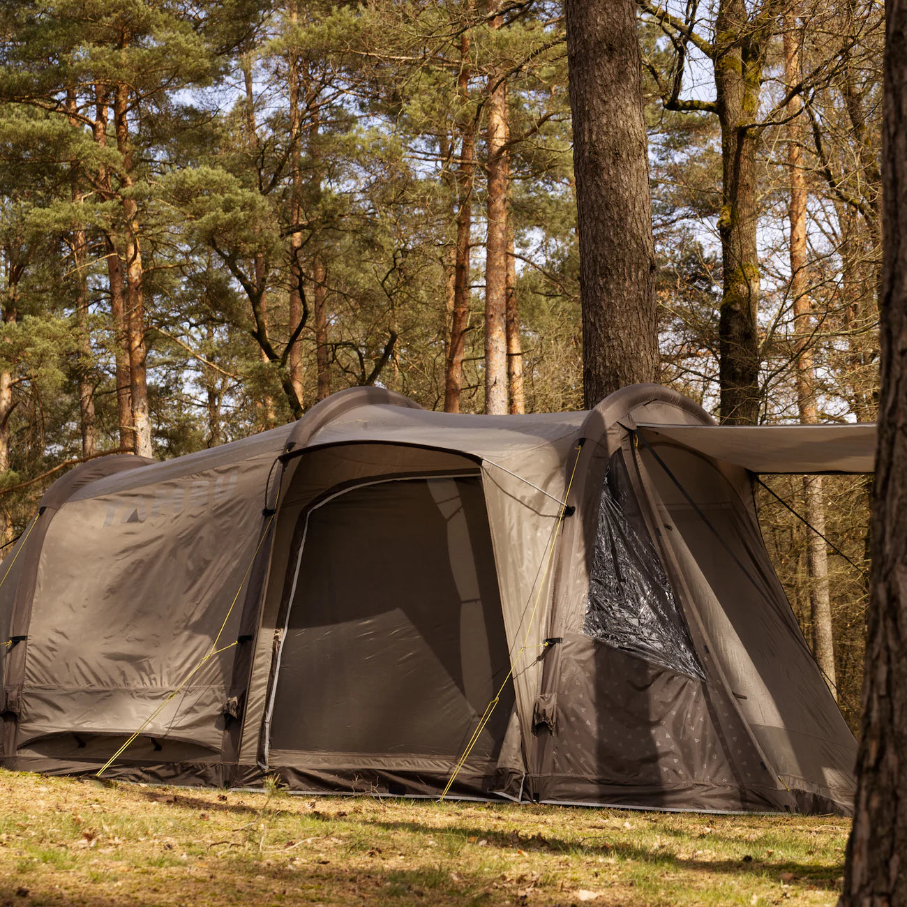 Tambu Husir - 4 Person Tunnel Air Tent