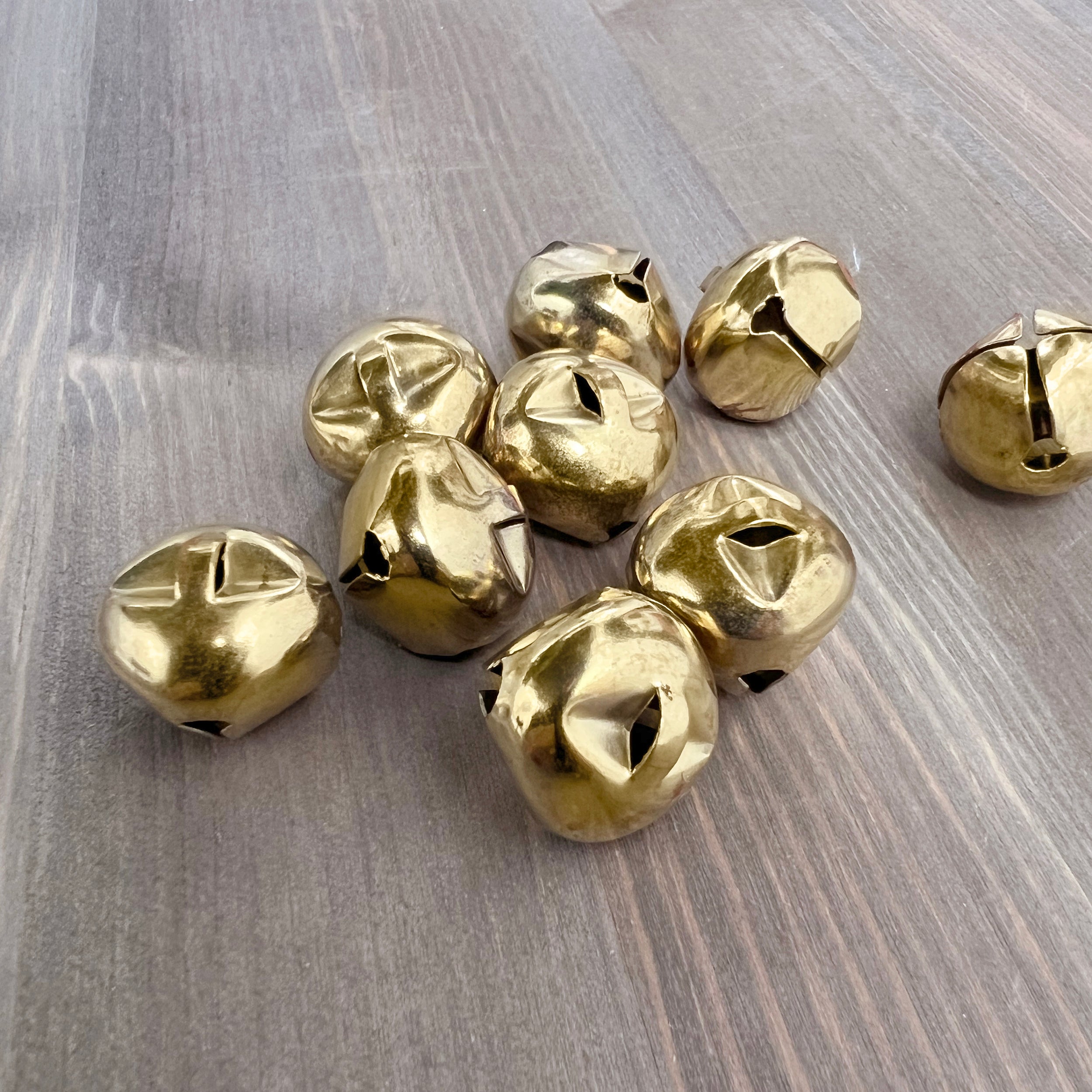 8 Metal Jingle Bells