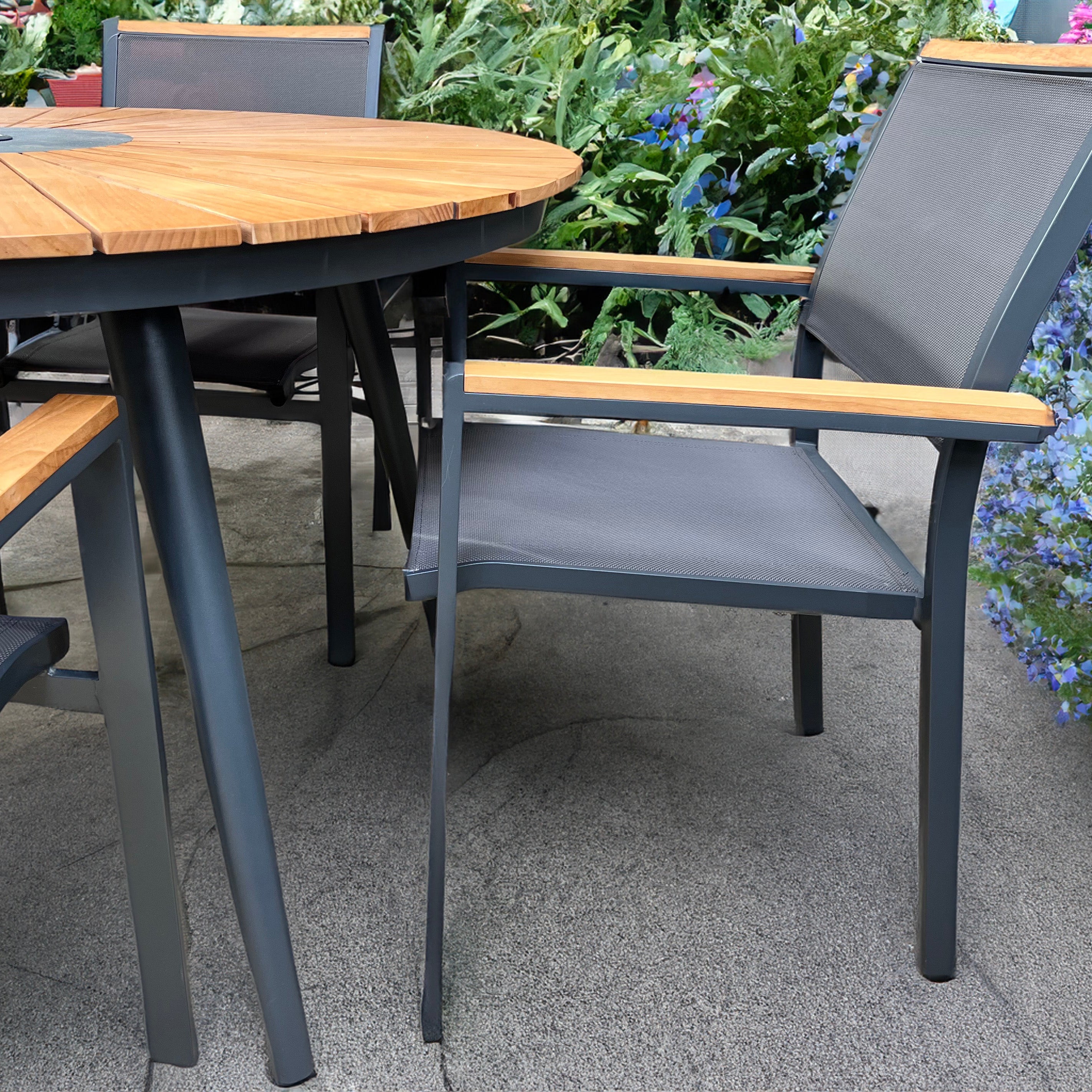 Roule Dining Set 4 Seater in Aluminium and Teak