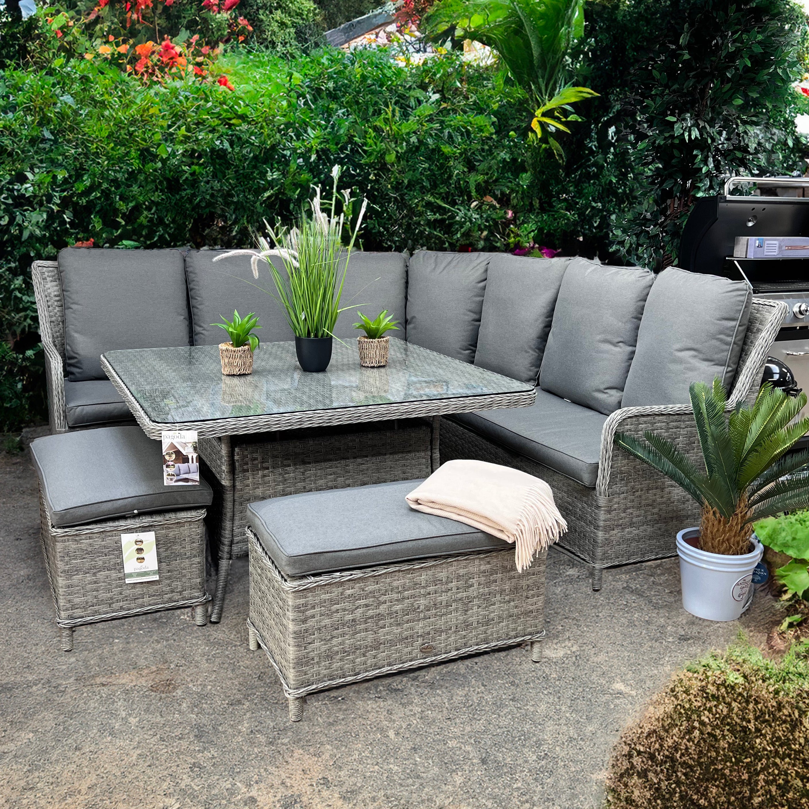 Cassano Curve Corner Lounge Dining Set