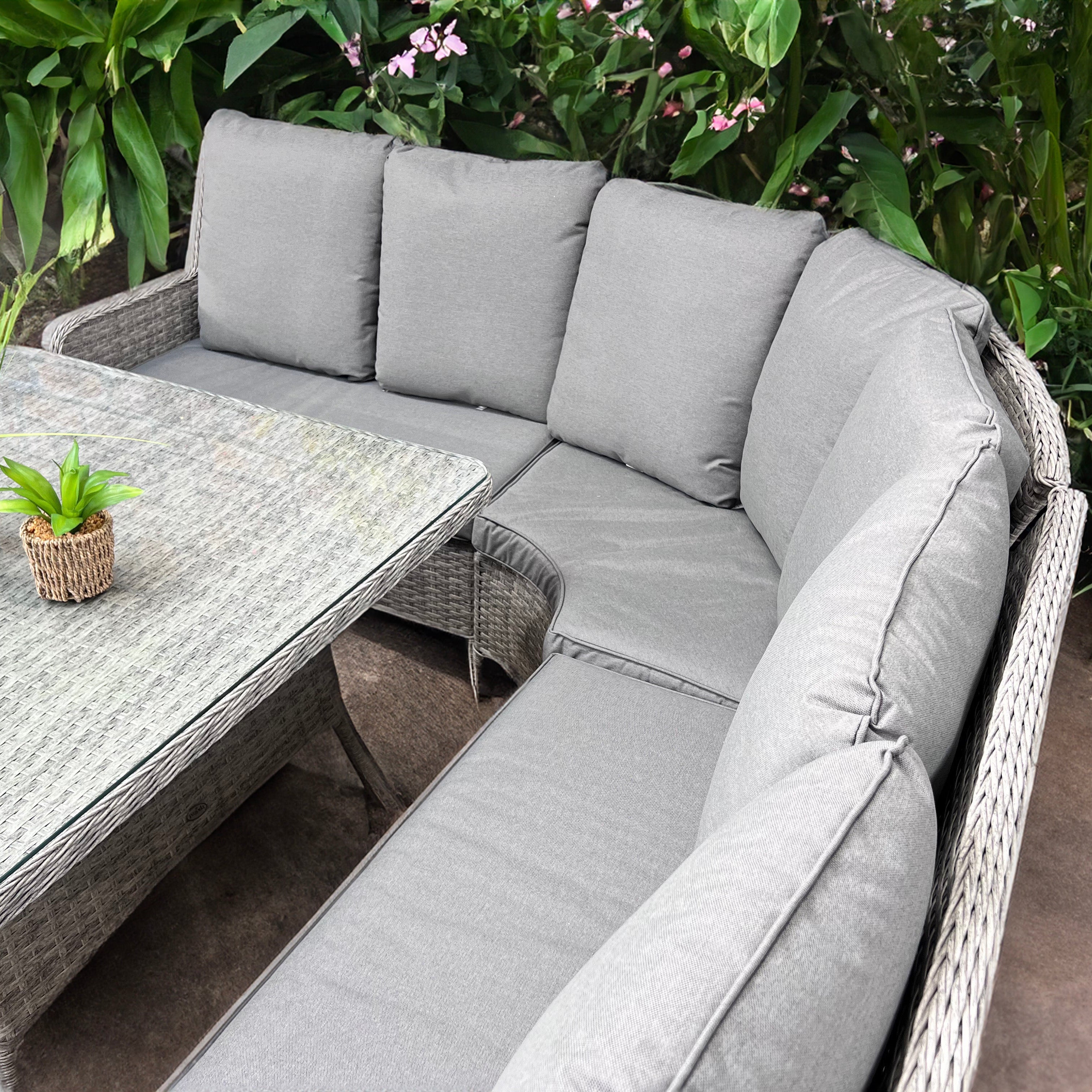 Cassano Curve Corner Lounge Dining Set