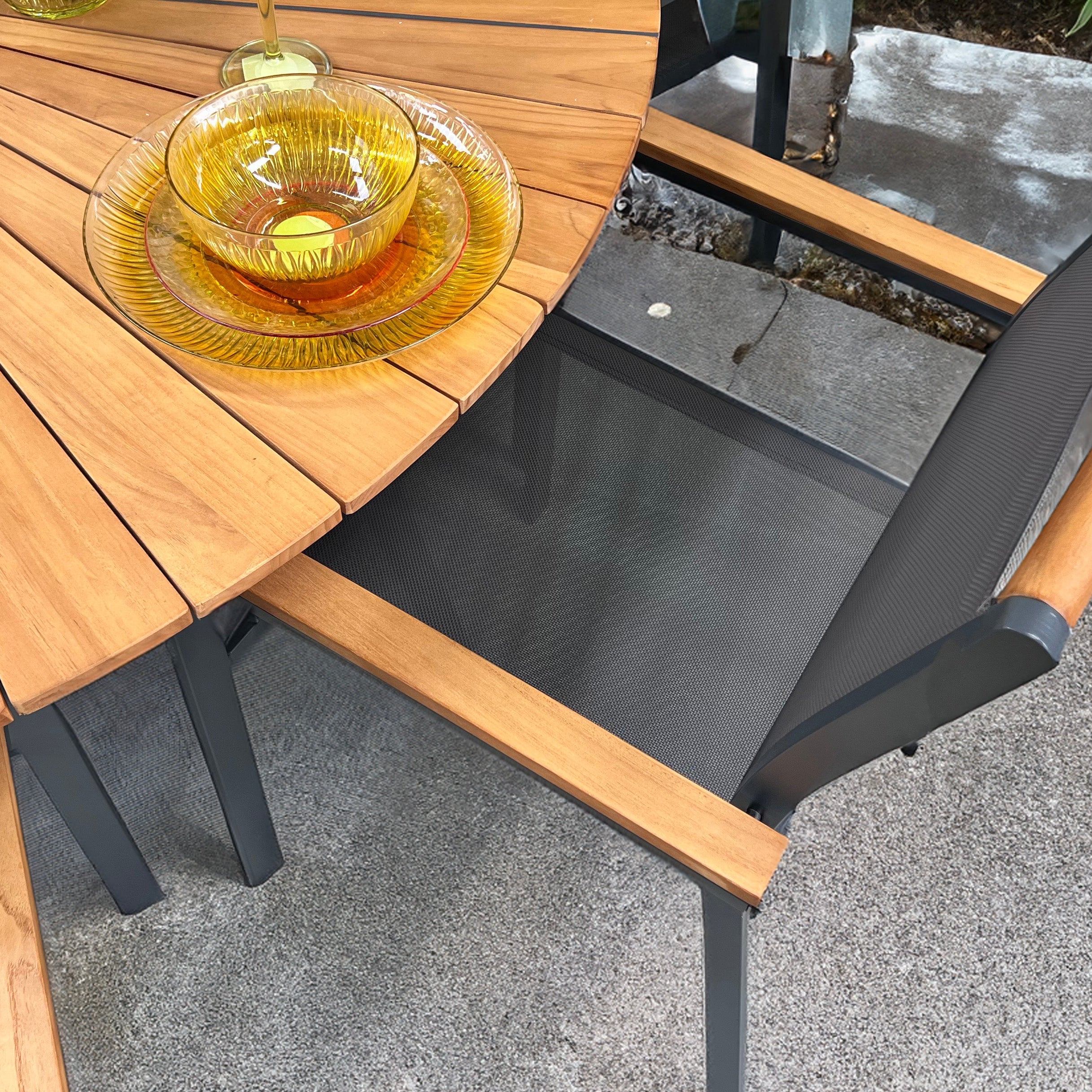 Roule Dining Set 6 Seater in Aluminium and Teak