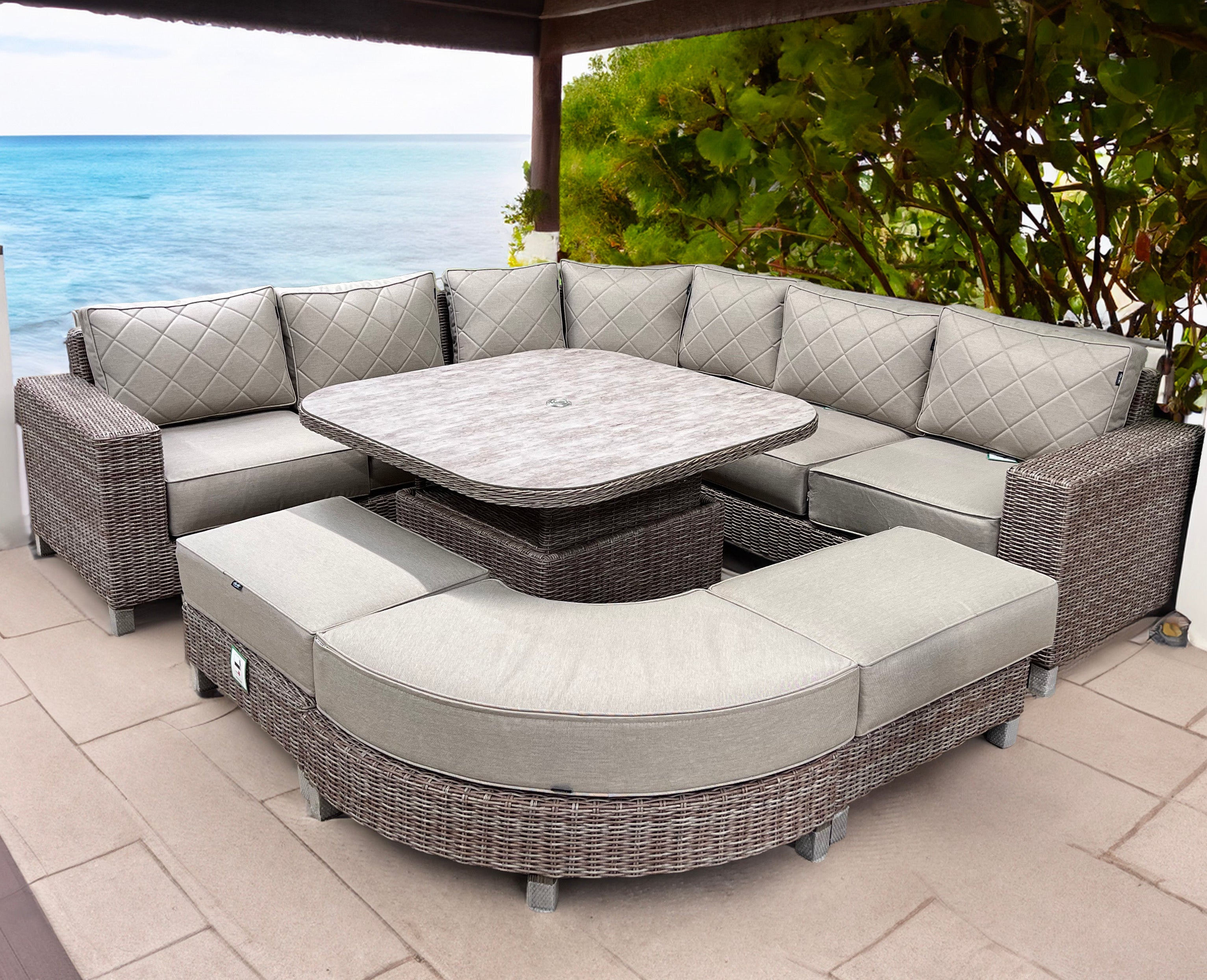 Sunbury Curve Corner with curved benches, Height Adjustable Table with aluminium top