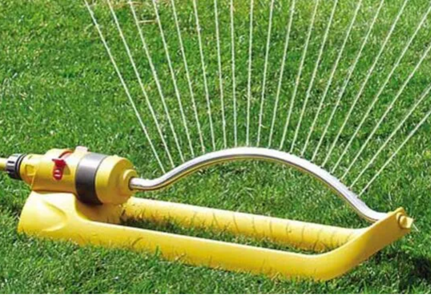 Hozelock 2972 Rectangular Sprinkler Plus - 180m2 with Connector