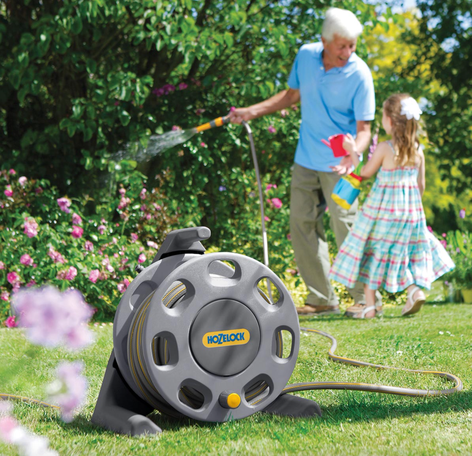 Hozelock 2412 Free Standing Hose Reel with 25m Hose, Fixings & Spray Nozzle