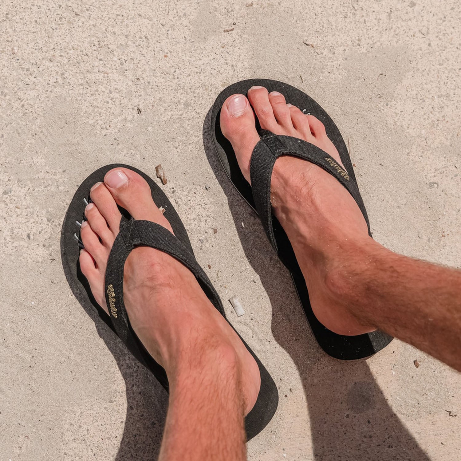 Slippahs Men's Flip-Flops - Black Shark