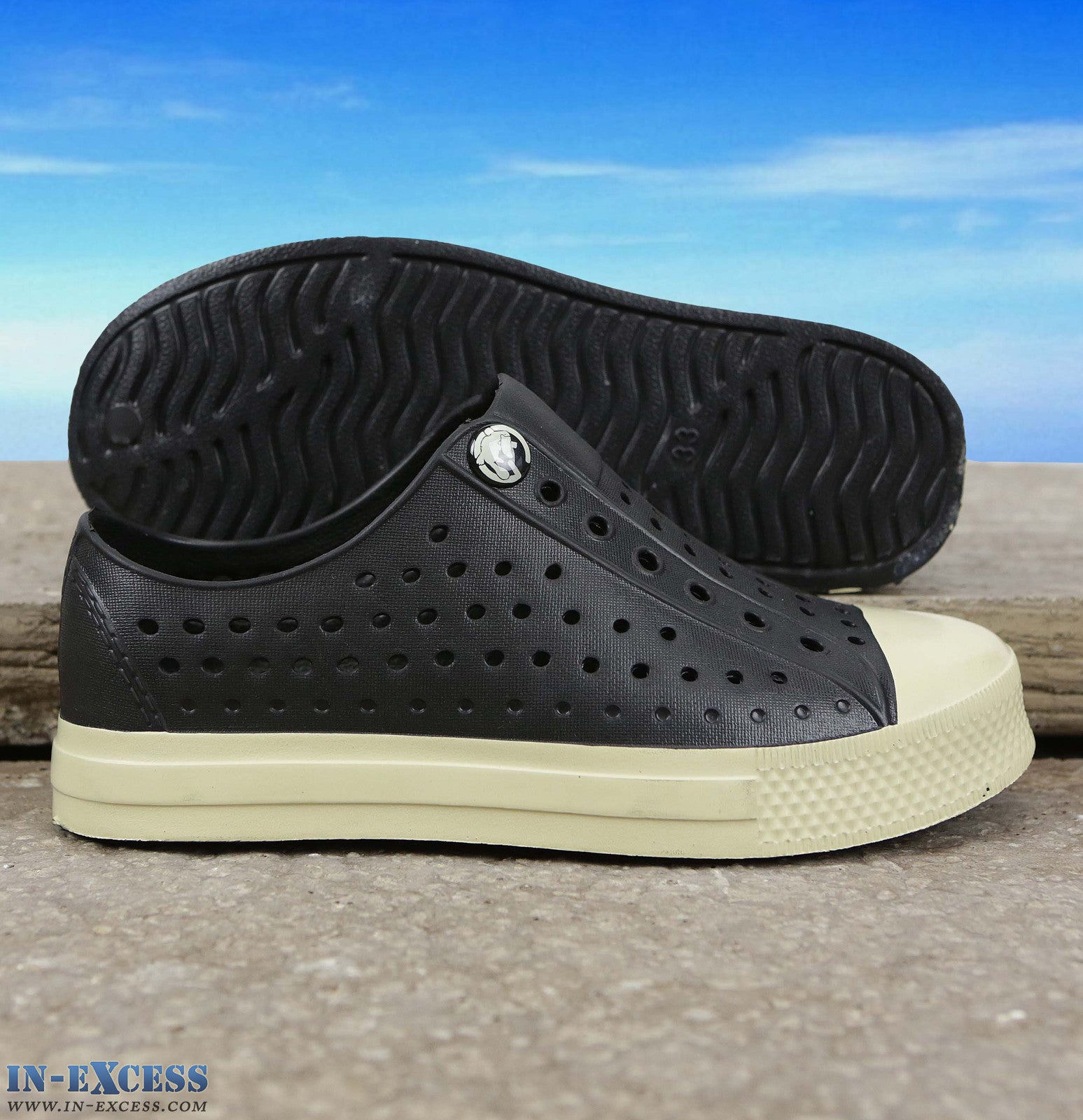 Gumbies Slip On Beach Water Shoes - Junior - Black